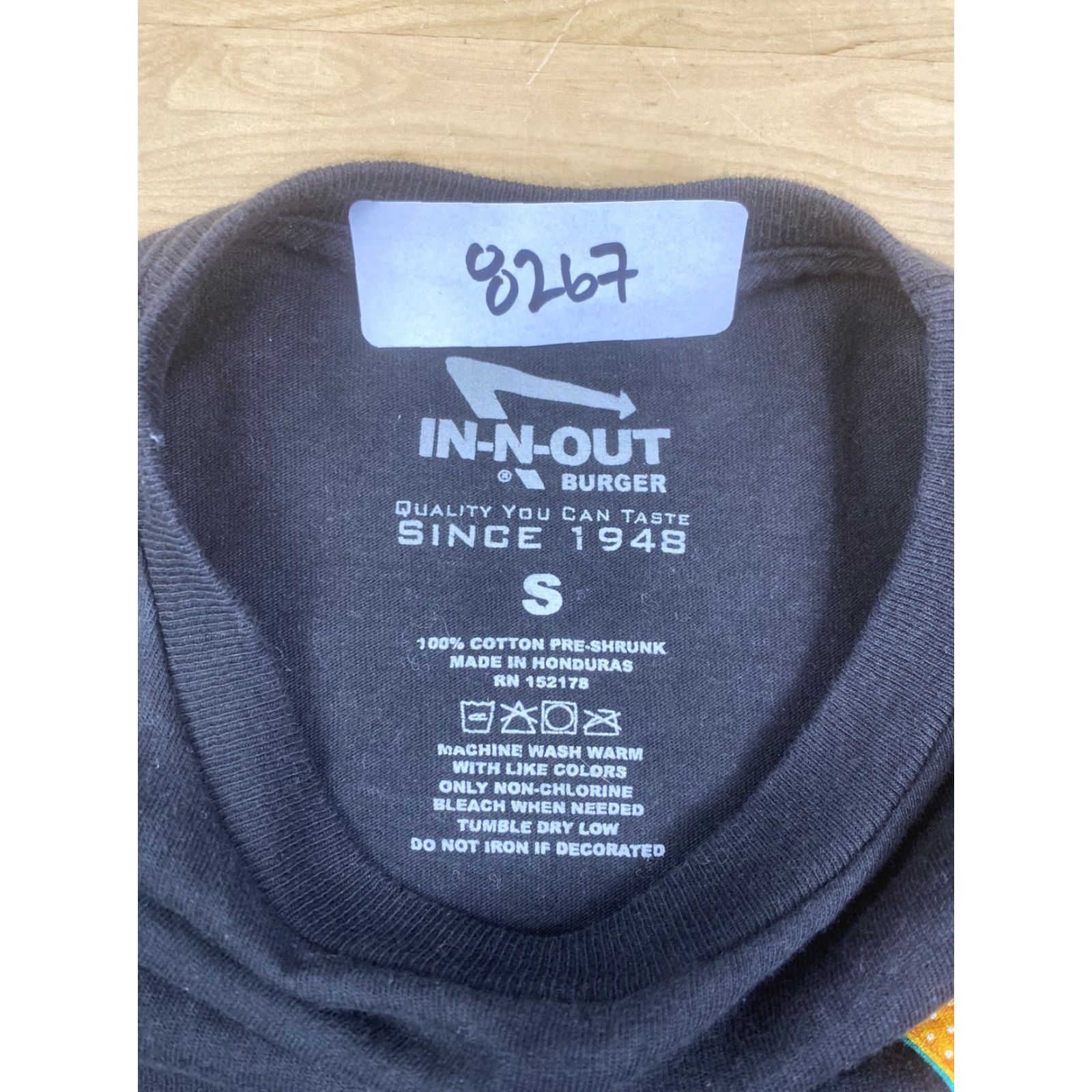 Logo 7 In N Out Graphic T Shirt Mens S Black Classic Cars Logo #8267 Size US S / EU 44-46 / 1 - 4 Thumbnail