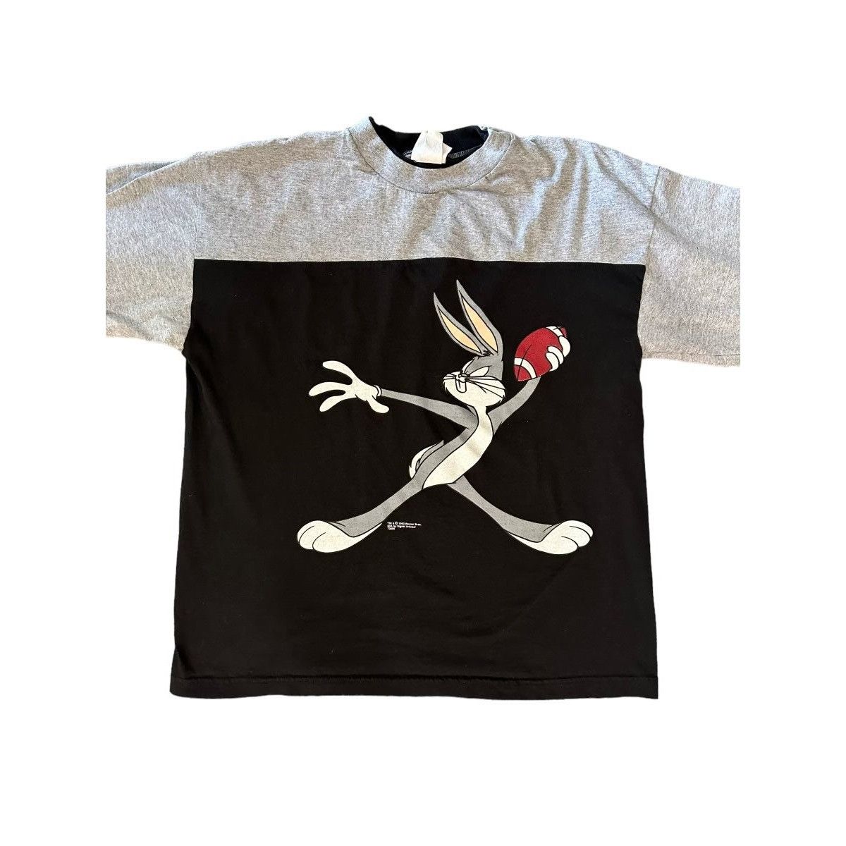 Vintage Warner Bros Bugs Holding Football Graphic Men’s Colo