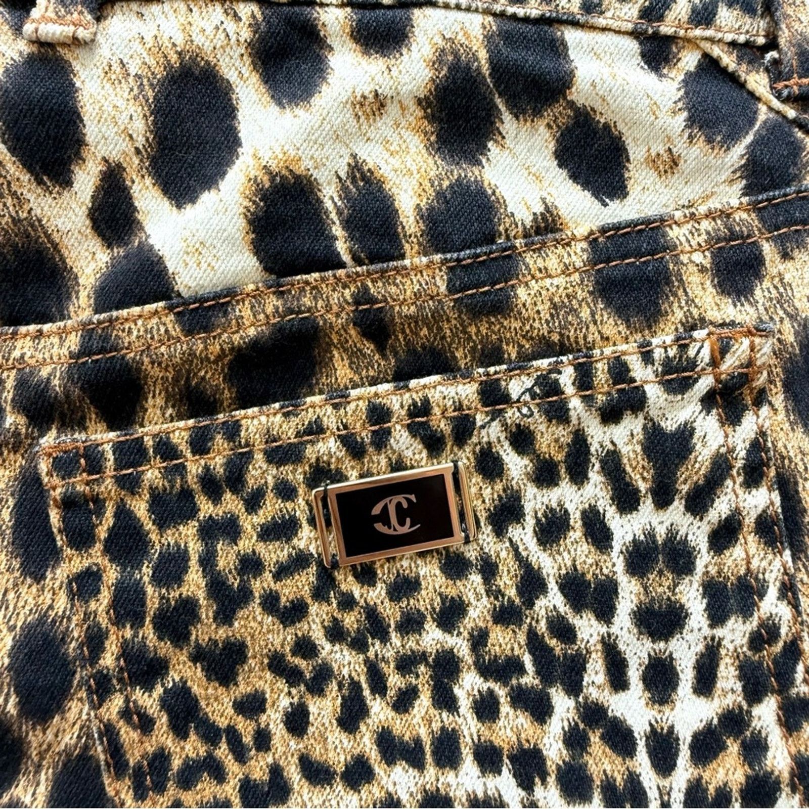 Just Cavalli Just Cavalli leopard print skirt size 42IT or 6US Authentic Size 28" / US 6 / IT 42 - 9 Thumbnail