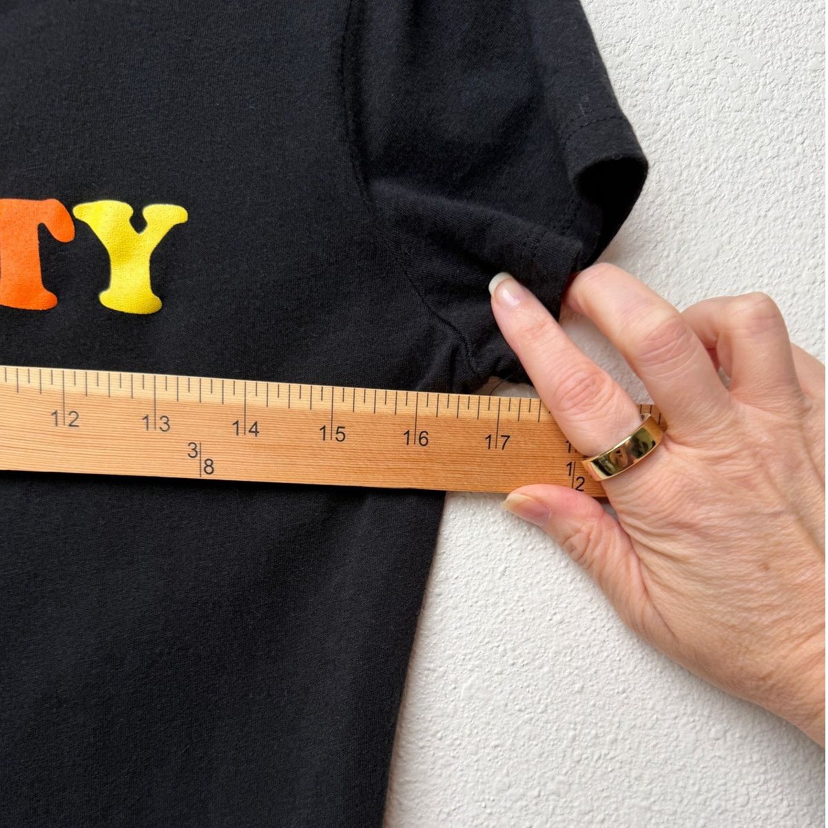 Fashion Nova NWOT Fashion Nova Equality Graphic Crop Tee Black S Size S / US 4 / IT 40 - 8 Thumbnail