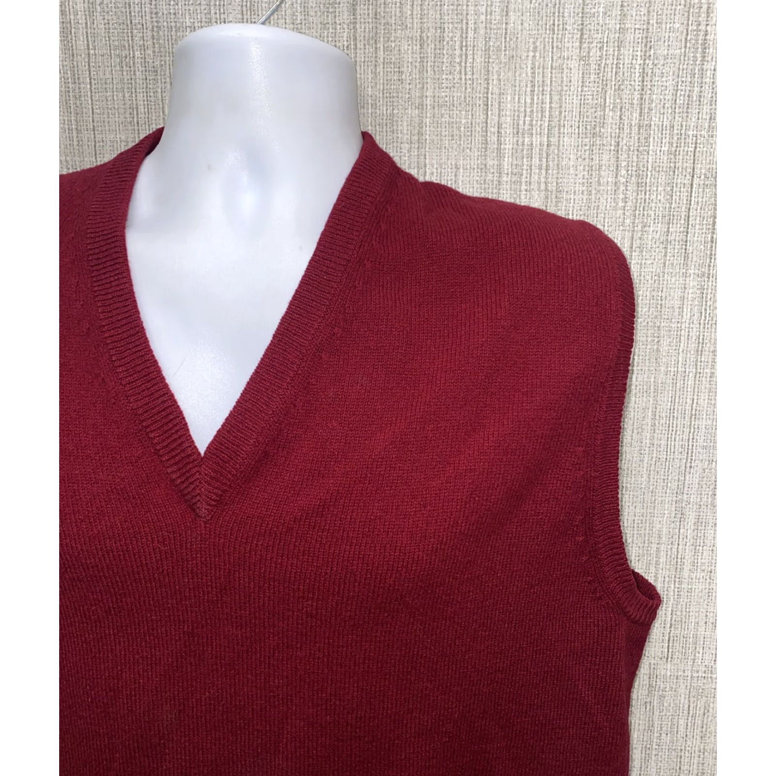 Vintage GB Harbeson Mens Red Lambswool V-Neck Sweater Size M Size US M / EU 48-50 / 2 - 2 Thumbnail
