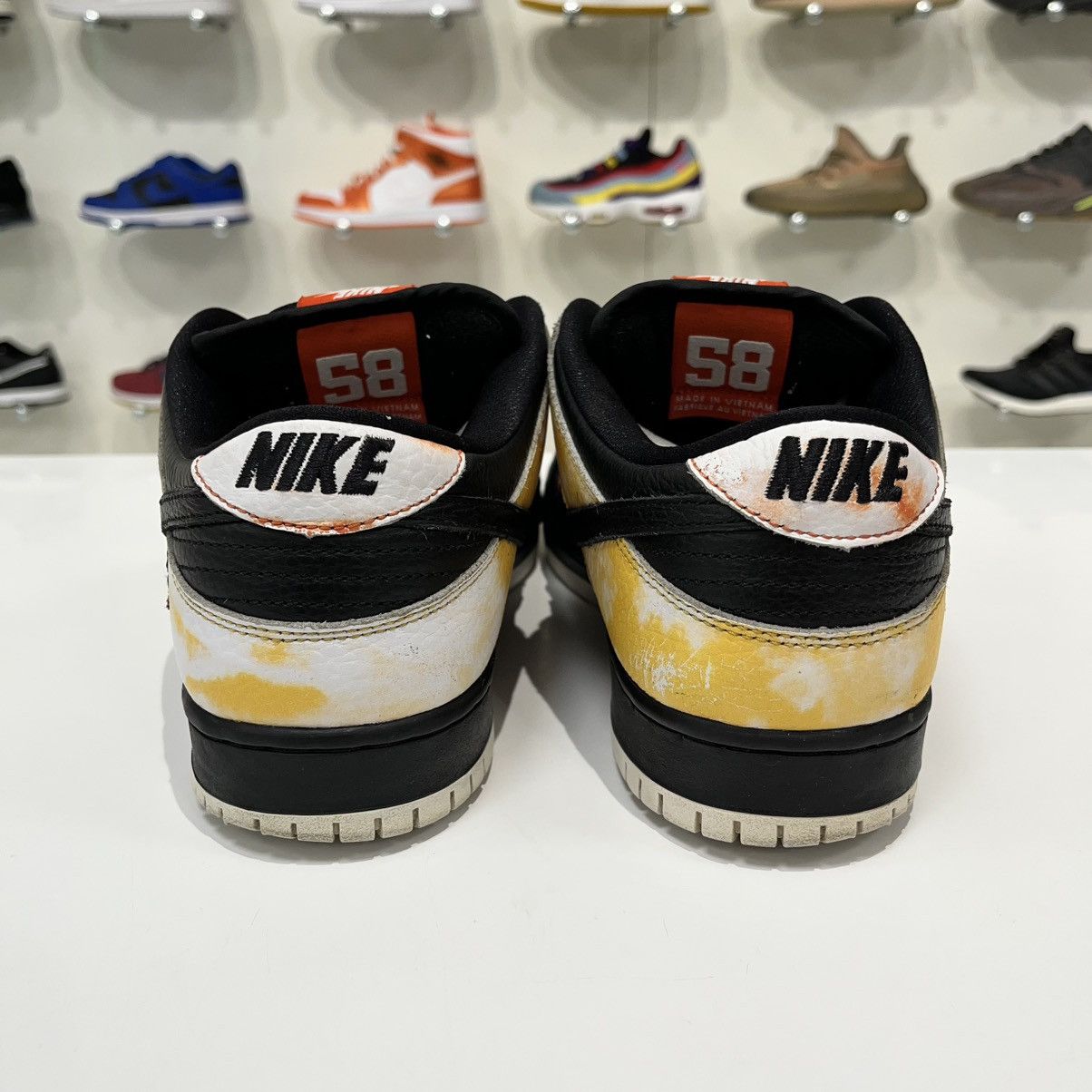 Nike SB Nike SB Dunk Low Raygun Tie-Dye Black Size US 10 / EU 43 - 5 Thumbnail