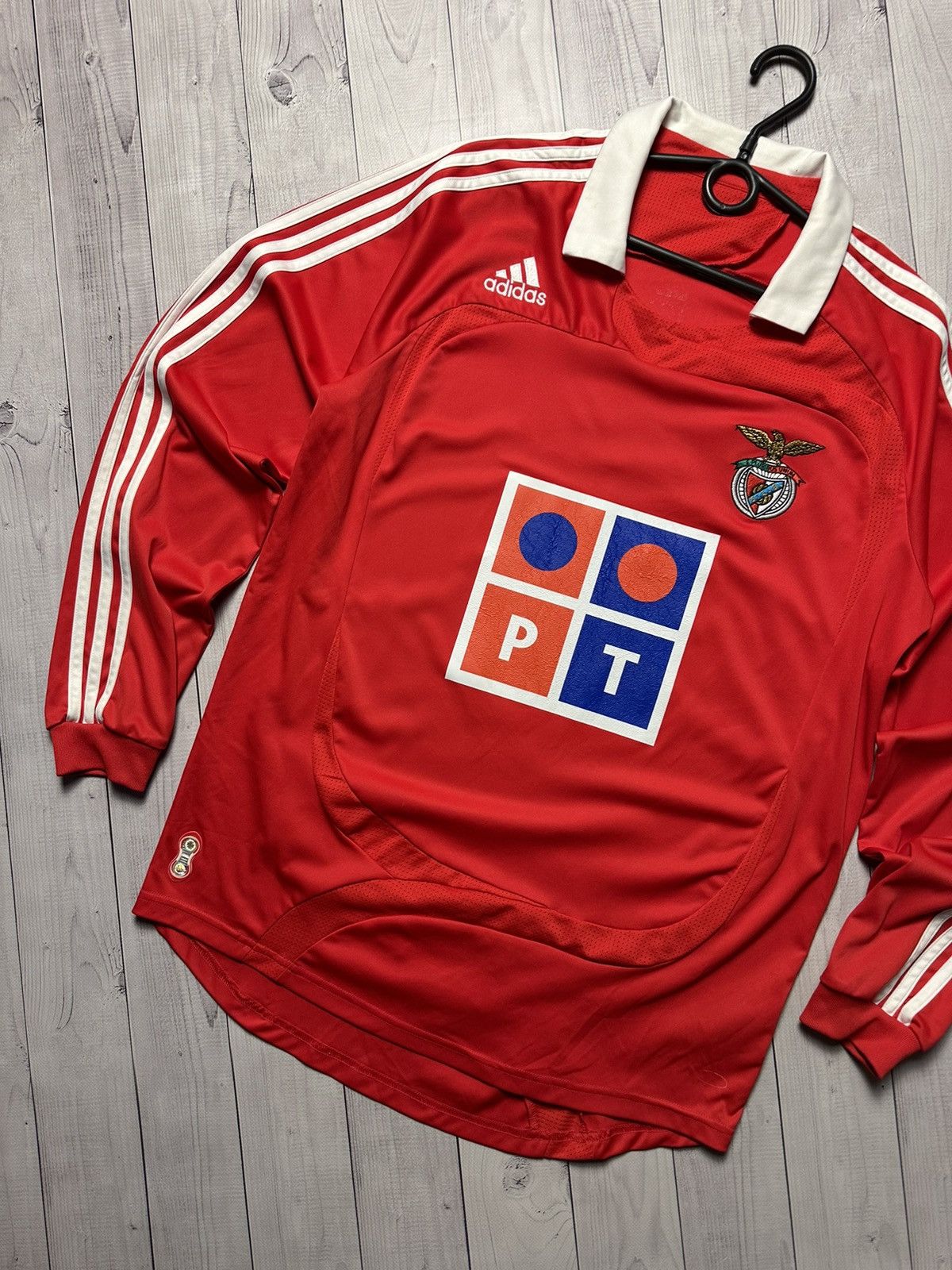 Adidas × Vintage Vintage adidas Benfica soccer jersey size M long sleeve Size US M / EU 48-50 / 2 - 2 Thumbnail