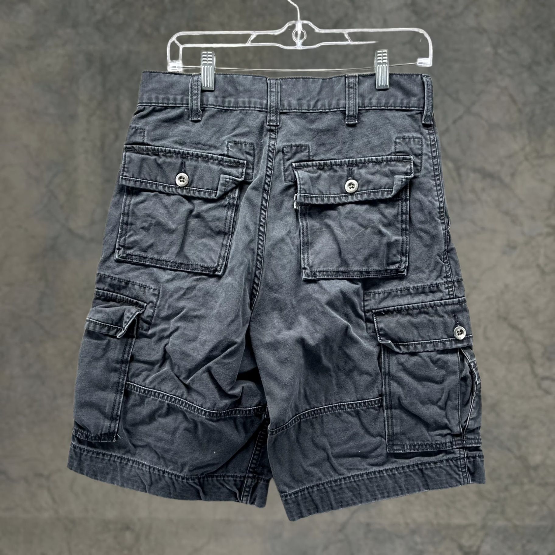 Levi's Levi's Cargo Shorts Mens 30 Gray Multi Pockets Casual Summer Outdoor Regular Fit Flat Front Size US 30 / EU 46 - 1 Thumbnail