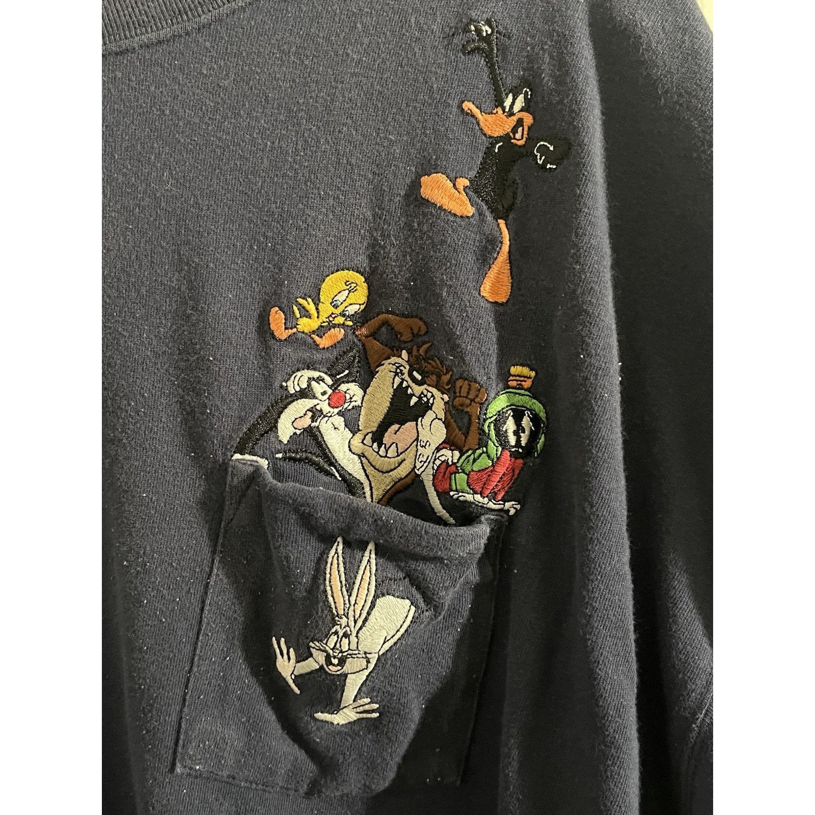 Warner Bros Vtg Looney Tunes Pocket Shirt 1999 Sz XL Bugs Taz Tweety Size US XL / EU 56 / 4 - 2 Thumbnail