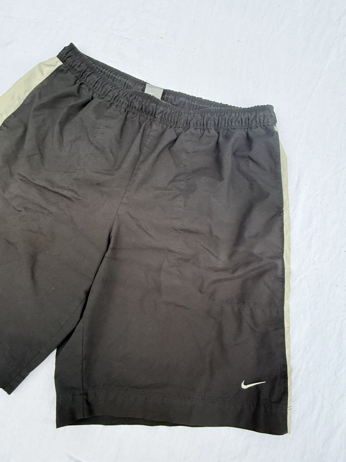 Nike Vintage Nike swim trunks board shorts Size US 34 / EU 50 - 5 Thumbnail