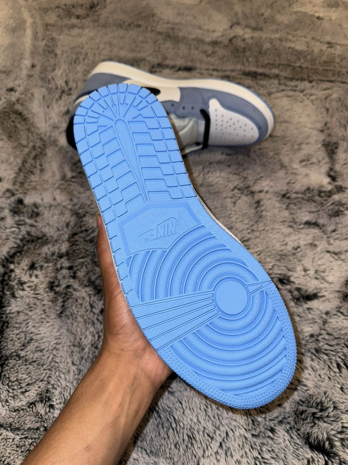 Jordan Brand Jordan 1 Retro High OG University Blue Size US 10 / EU 43 - 5 Thumbnail