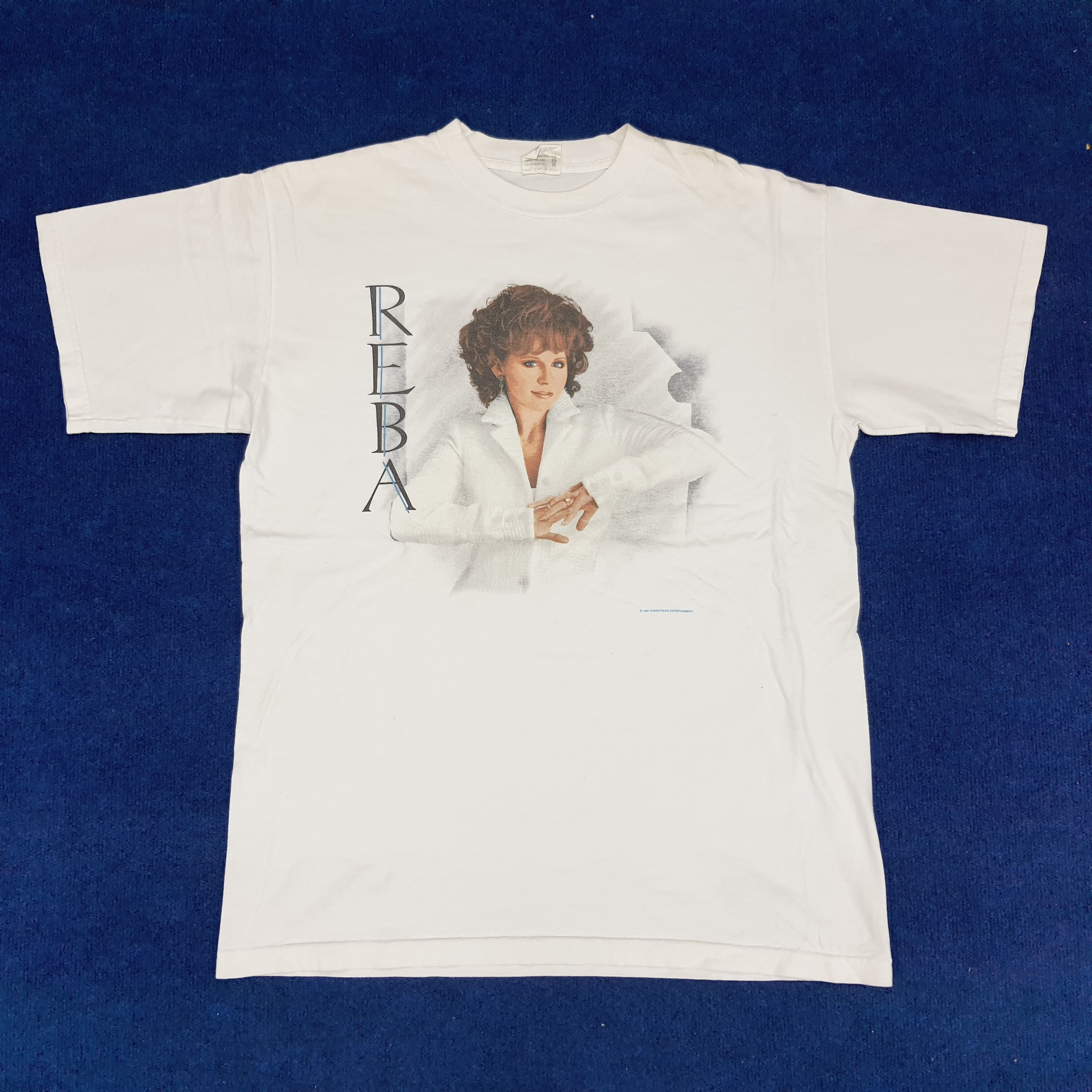 Vintage Vintage Reba McEntire American Singer T-shirt Size US XL / EU 56 / 4 - 1 Thumbnail