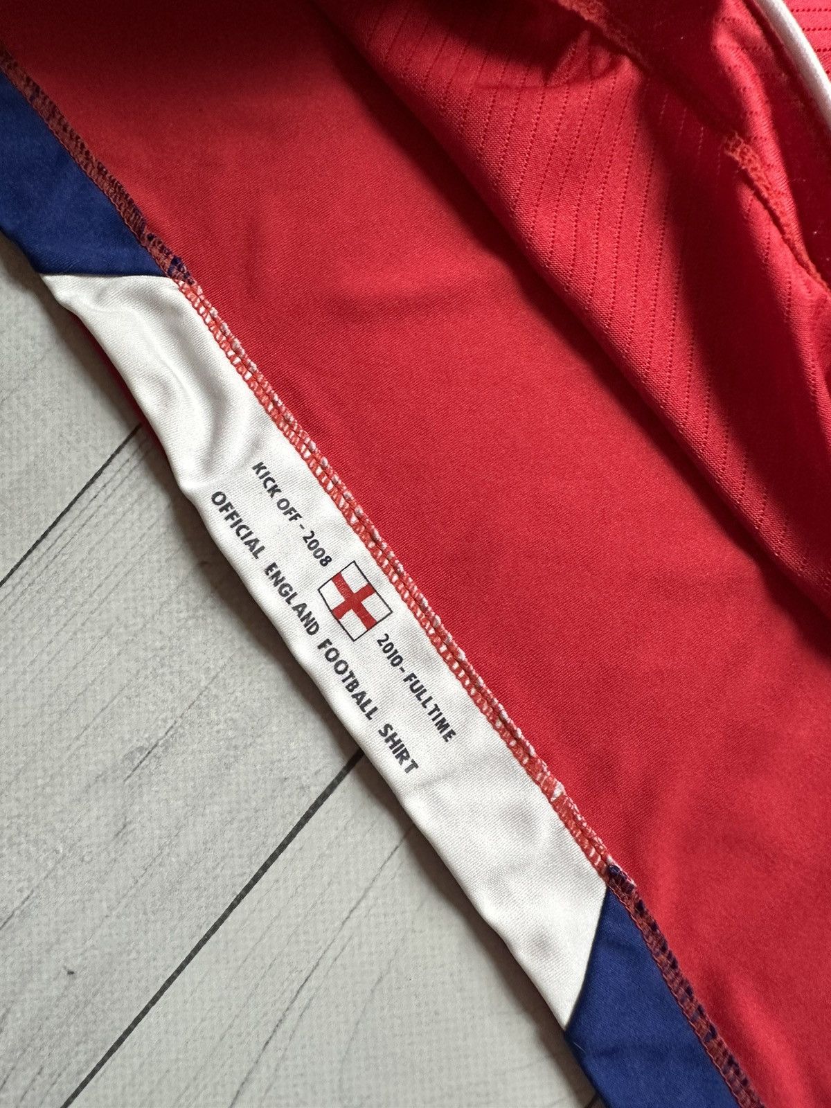 Umbro × Vintage Vintage Umbro England size Xl red soccer jersey Size US XL / EU 56 / 4 - 4 Thumbnail