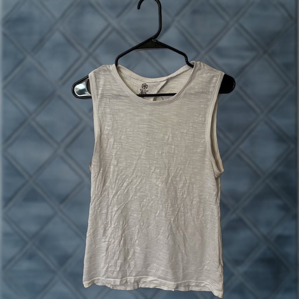Vintage VINTAGE Gaiam Women's Racerback Tank Top Activewear Lightweight Medium White Yoga 90s Womens Size ONE SIZE - 1 Thumbnail