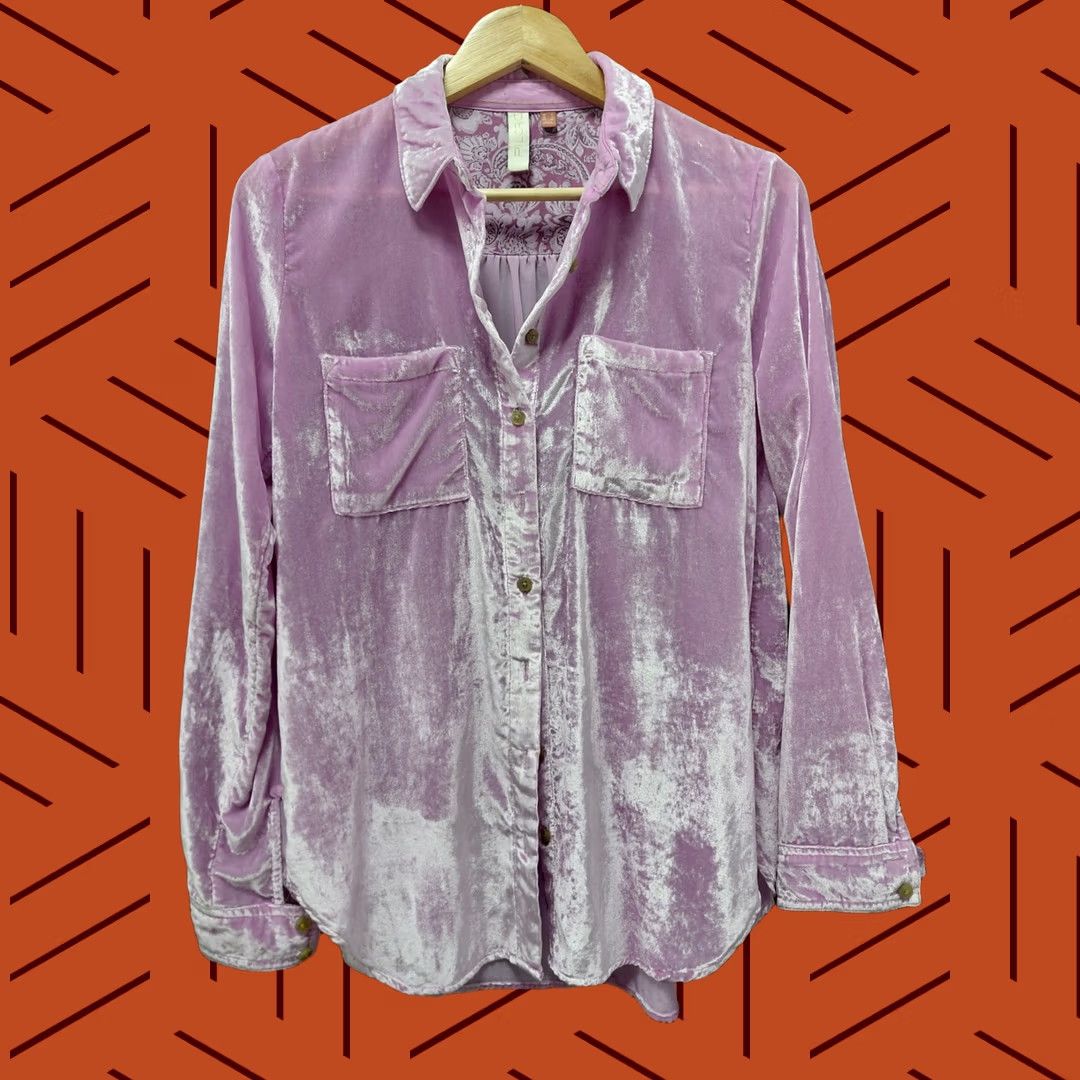Vintage VINTAGE Pilcro Pink Crushed Velvet Button Down Shirt Long Sleeve Size 2 Size XS / US 0-2 / IT 36-38 - 1 Thumbnail