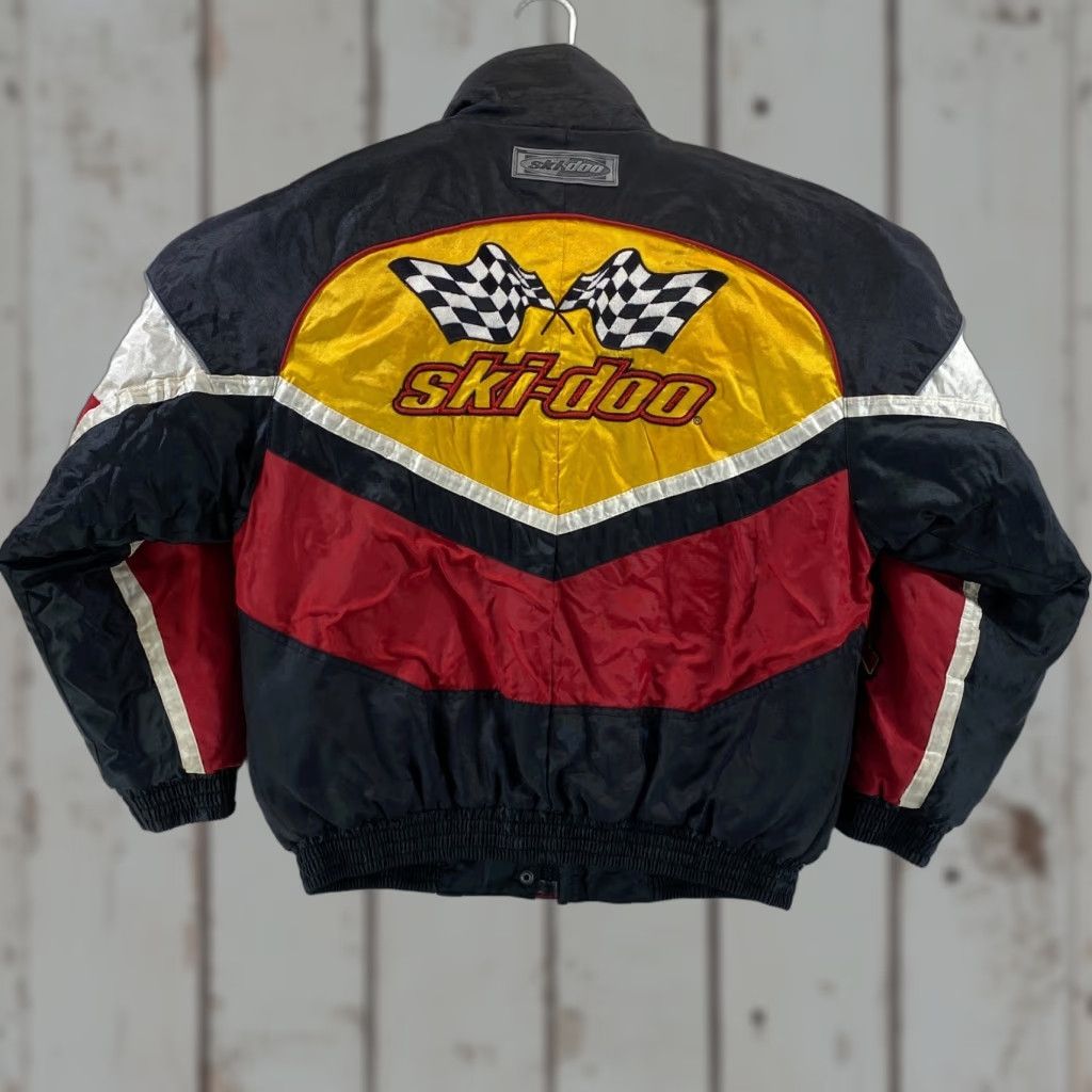 Vintage VINTAGE Ski-Doo Racing Bomber Jacket Coat Shirt Men M Red Black Yellow White VTG 90s Snowmobile Pattern Racing Pockets Zippered Size US M / EU 48-50 / 2 - 1 Thumbnail