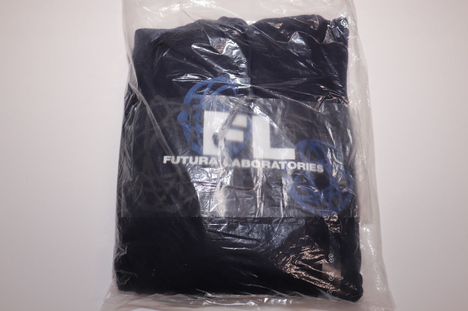 Futura Size Small - Futura Laboratories x Uniqlo Hoody Navy Blue - Size US S / EU 44-46 / 1 - 2 Thumbnail