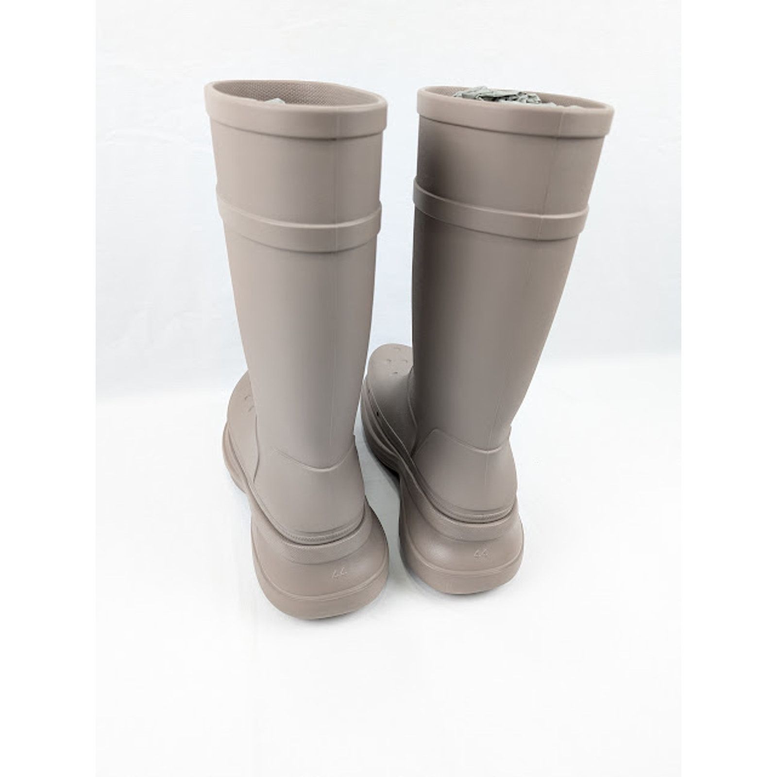 Balenciaga o1rshd1 Crocs Rubber Boots in Beige Size US 9 / EU 42 - 19 Thumbnail