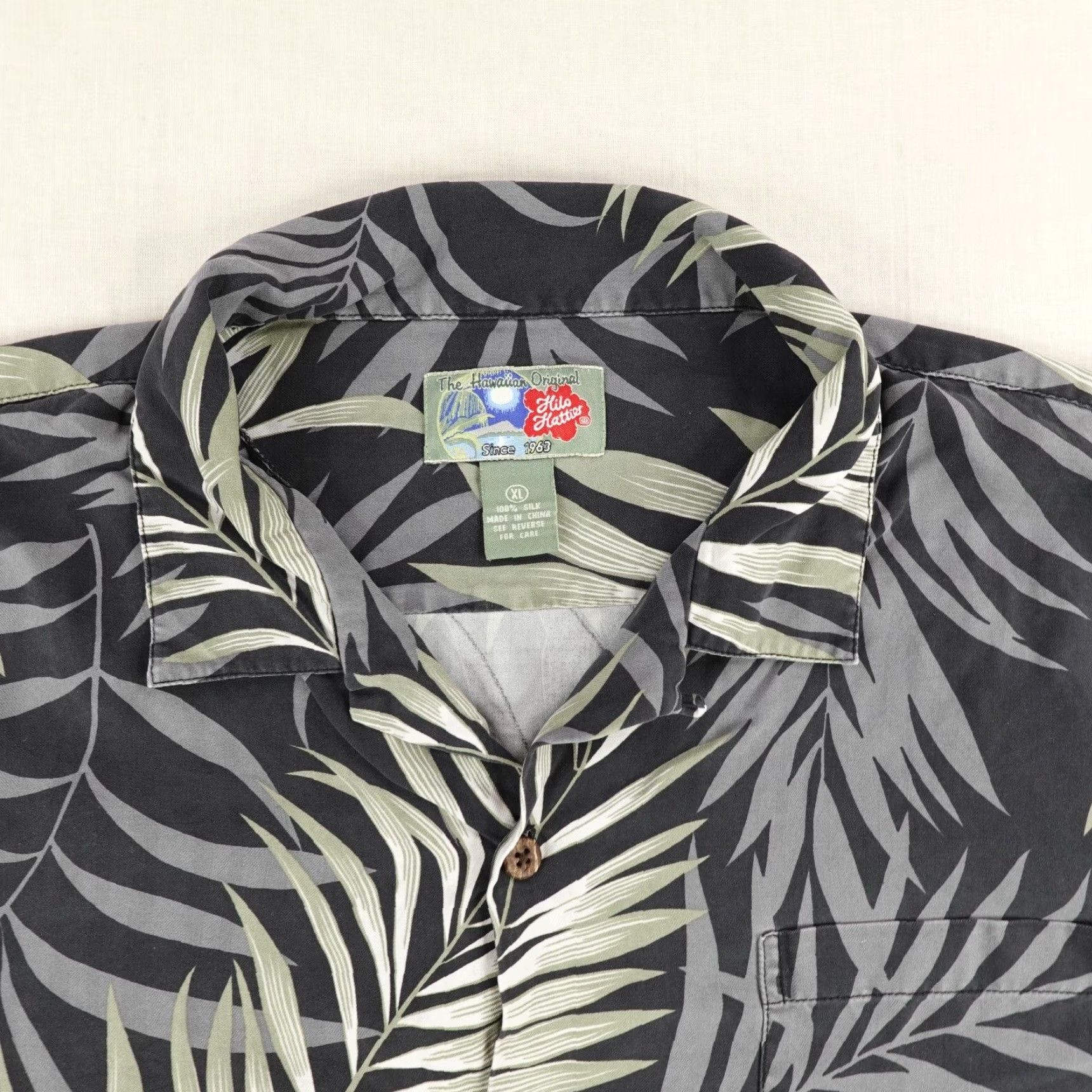 Hilo Hattie VINTAGE Hilo Hattie Hawaiian Shirt Mens XL Black Floral Silk Aloha Button-Up Tropical Outdoor Size US XL / EU 56 / 4 - 2 Thumbnail