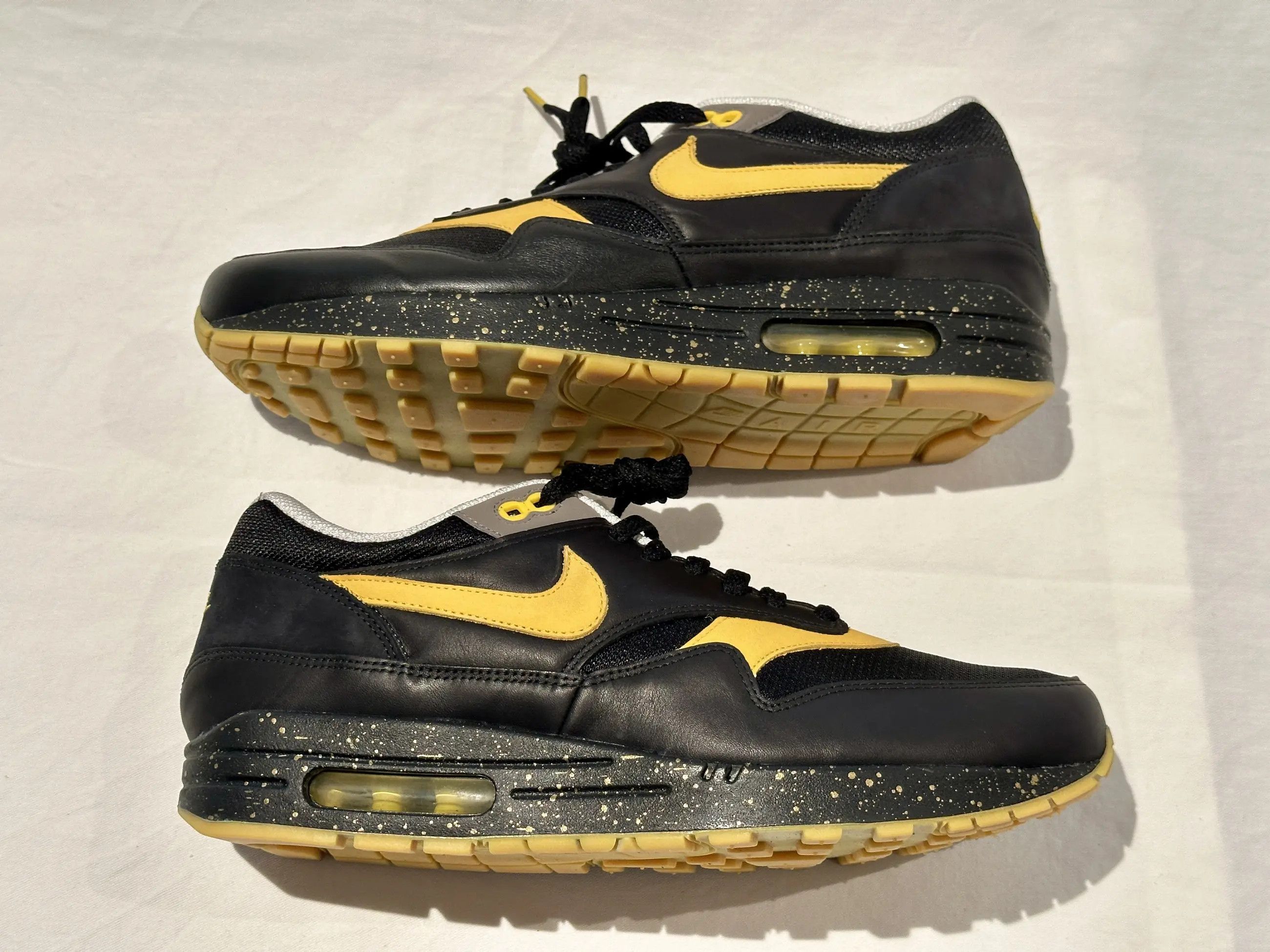 Nike BRAND NEW *RARE* NIKE AIR MAX 1 PREM TZ LAF LIVESTRONG SZ 11 Size US 11 / EU 44 - 1 Thumbnail