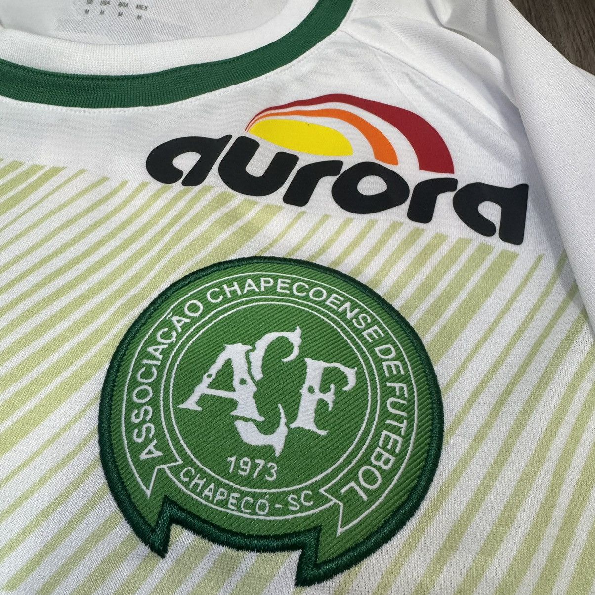Umbro Chapecoense 16/17 away shirt Size US M / EU 48-50 / 2 - 5 Thumbnail