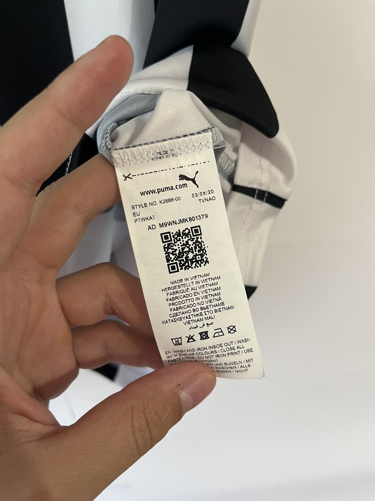 Other Puma Newcastle Umited FC Rare Soccer Jersey Size US XL / EU 56 / 4 - 8 Thumbnail