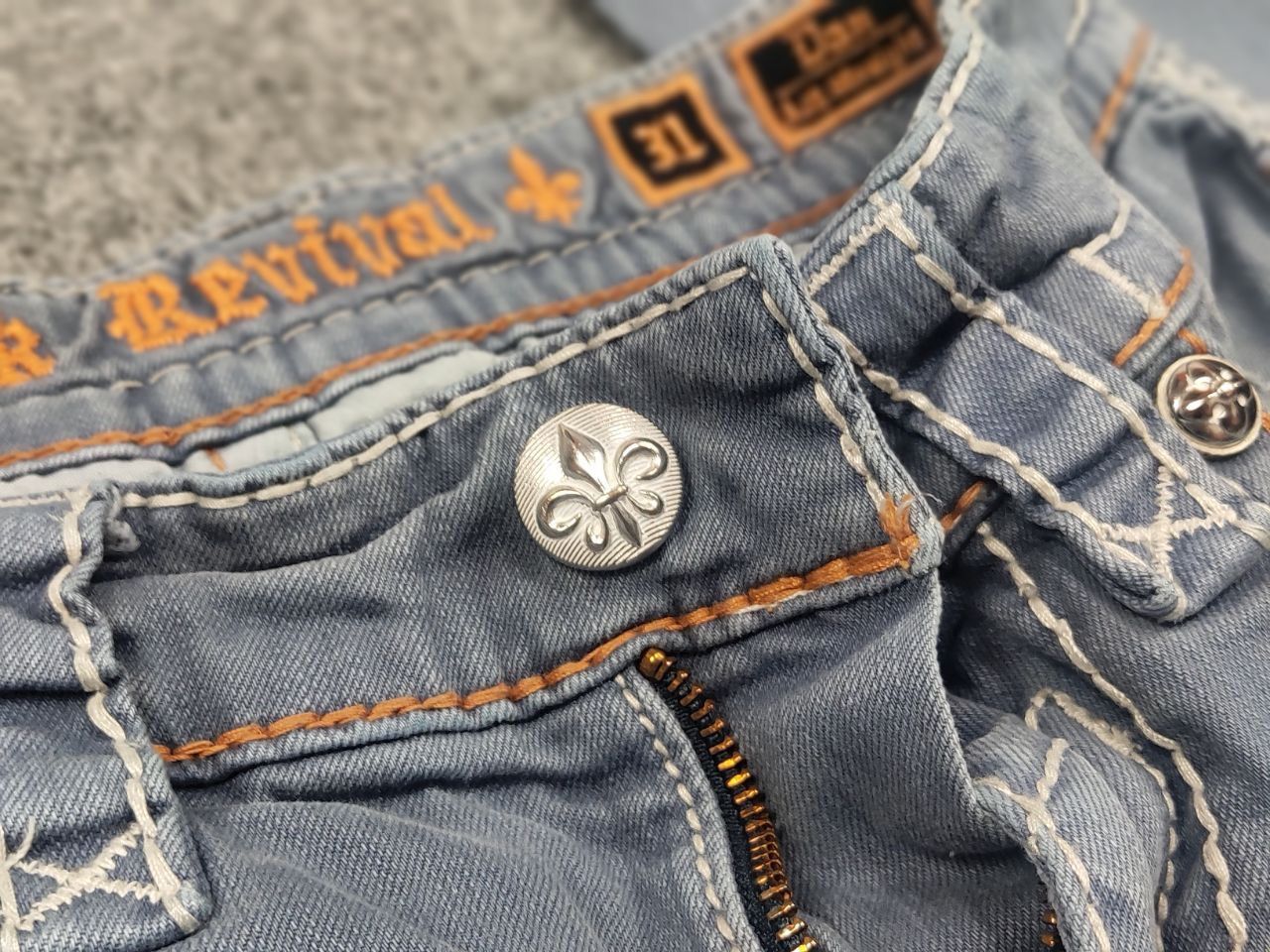 Rock Revival Vintage Rock Revival Embroidered Logo Faded denim Jeans Y2K Size US 31 - 12 Thumbnail