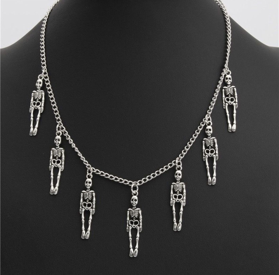 Jewelry Pirate Gothic Skeleton Skull Necklaces Size ONE SIZE - 1 Thumbnail