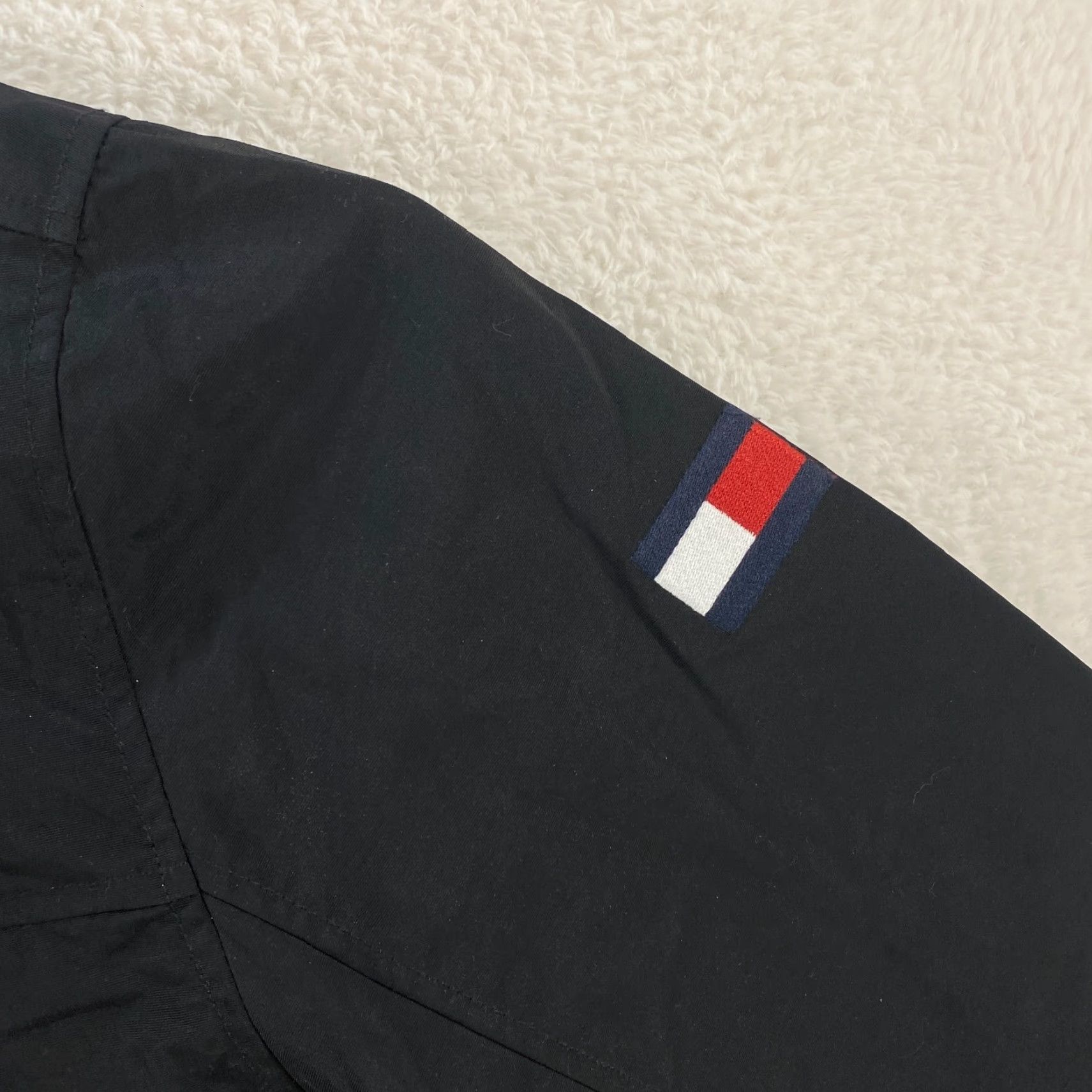 Tommy Hilfiger VINTAGE Tommy Hilfiger Hooded Black Nylon Jacket Full Zip Mens XL with Pockets Size US XL / EU 56 / 4 - 5 Thumbnail