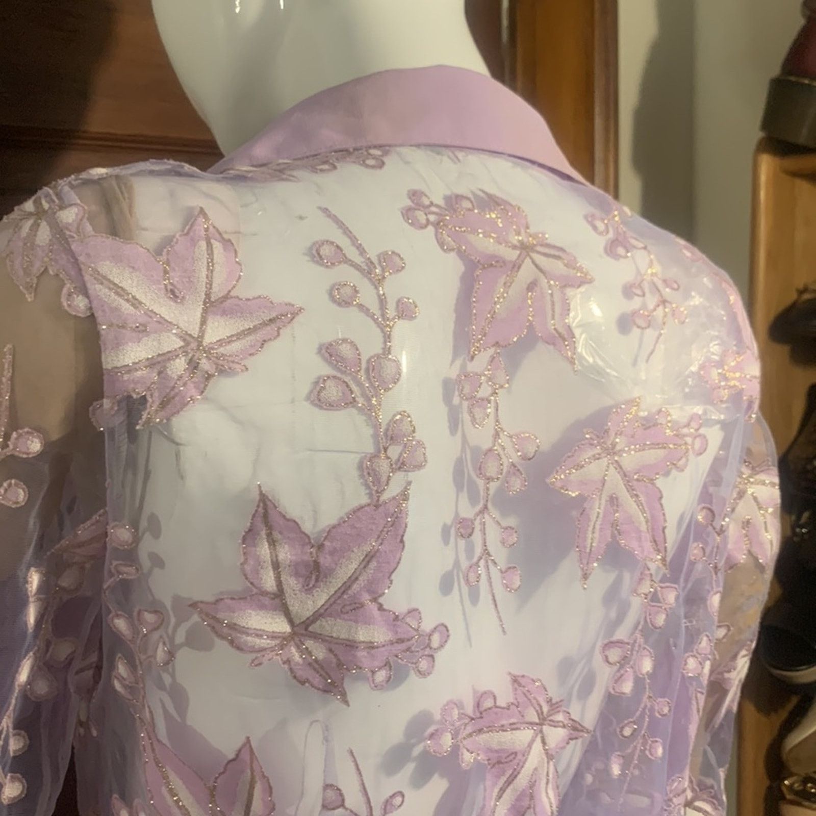 Vintage Y2K 90’s lilac sheer blouse with embroidered golden leaves Size M / US 6-8 / IT 42-44 - 4 Thumbnail