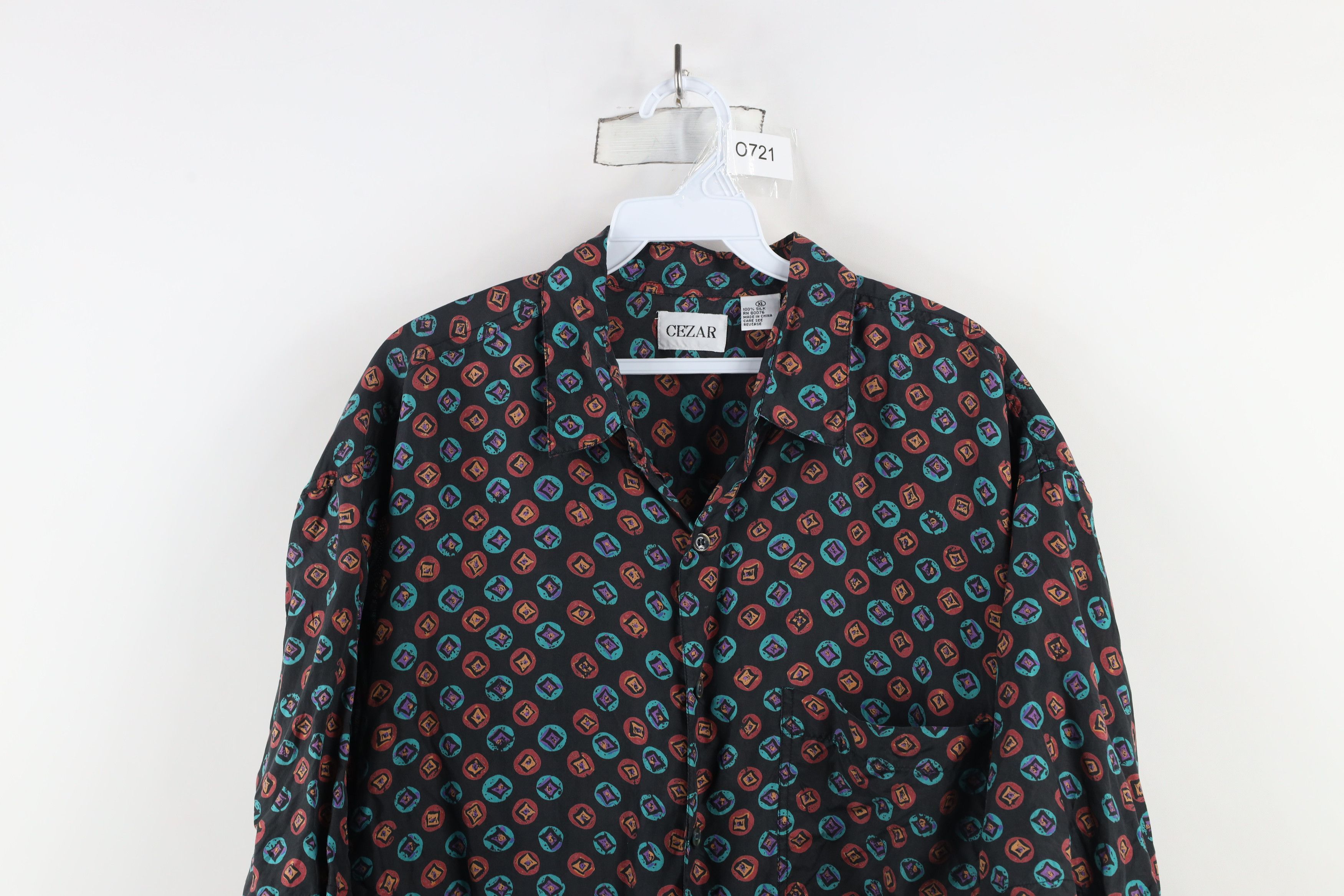 Vintage Vintage 90s Streetwear Geometric Silk Collared Button Shirt Size US XL / EU 56 / 4 - 2 Thumbnail