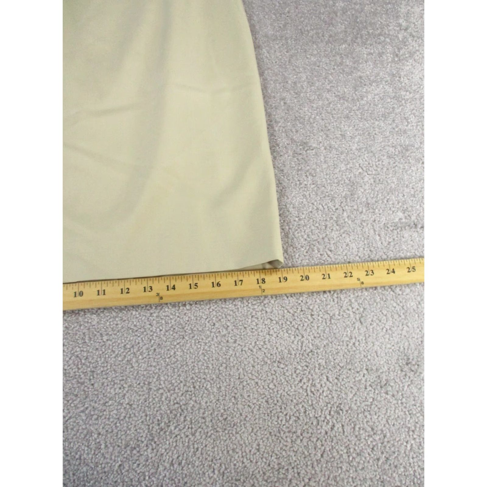 Escada VINTAGE Escada Wool Pencil Skirt Womens Size 12 Beige Business Casual Knee Length Size 34" / US 12 / IT 48 - 7 Thumbnail