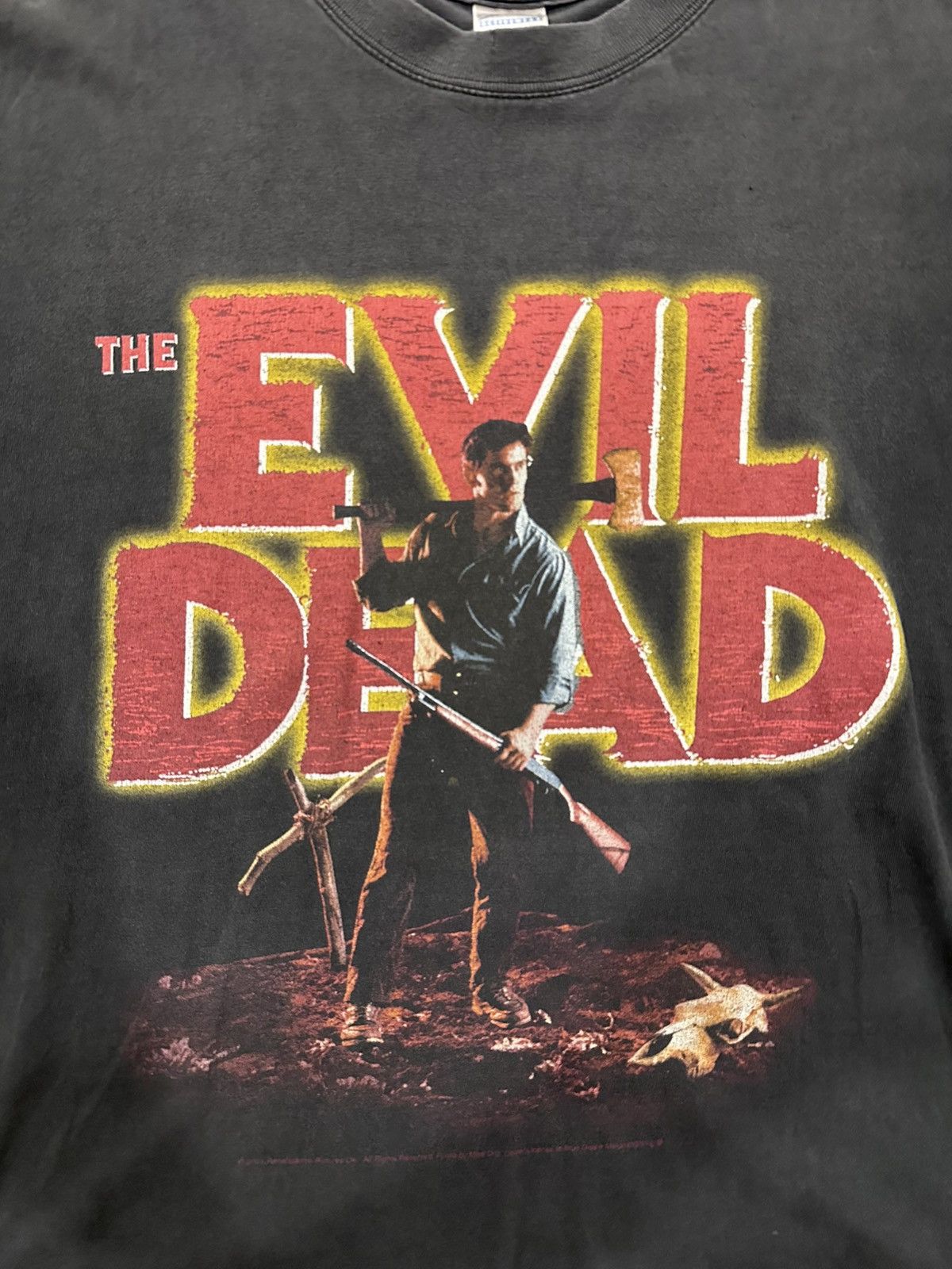 Vintage Vintage The Evil Dead Horror Promo 2001 Faded T-Shirt Size US XL / EU 56 / 4 - 7 Thumbnail
