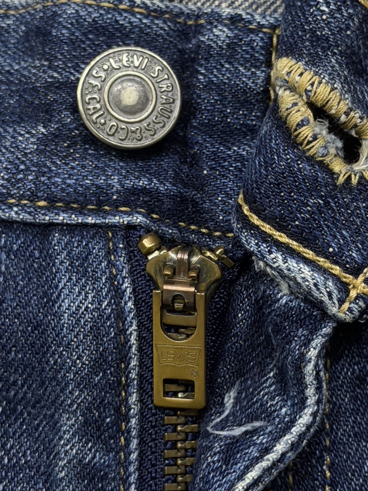 Levi's Vintage Levi’s 553 Japan Denim Jeans | Wide Fit | W32 Size US 32 / EU 48 - 10 Thumbnail
