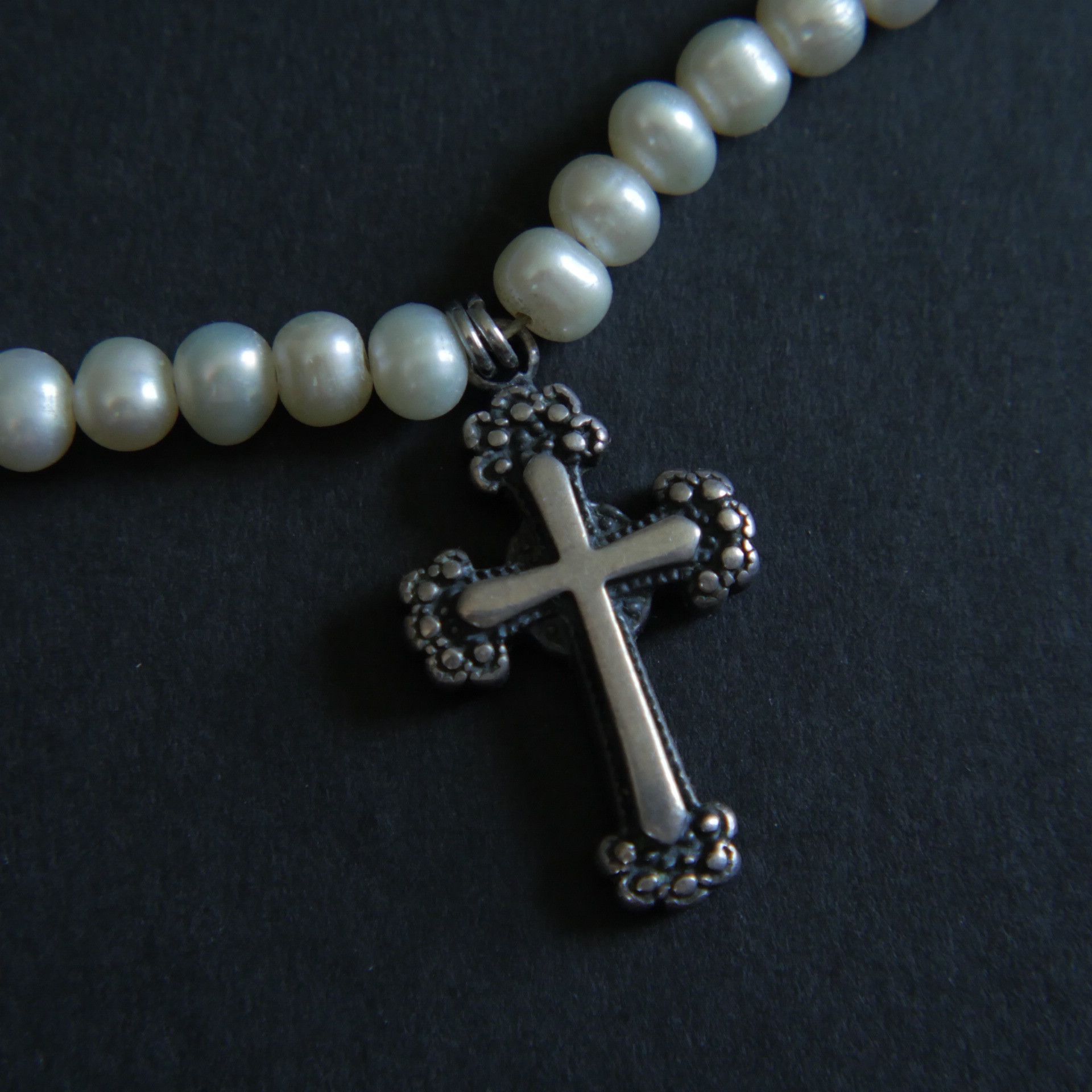 Luke Vicious Freshwater pearl necklace with 925 silver cross Size ONE SIZE - 2 Thumbnail