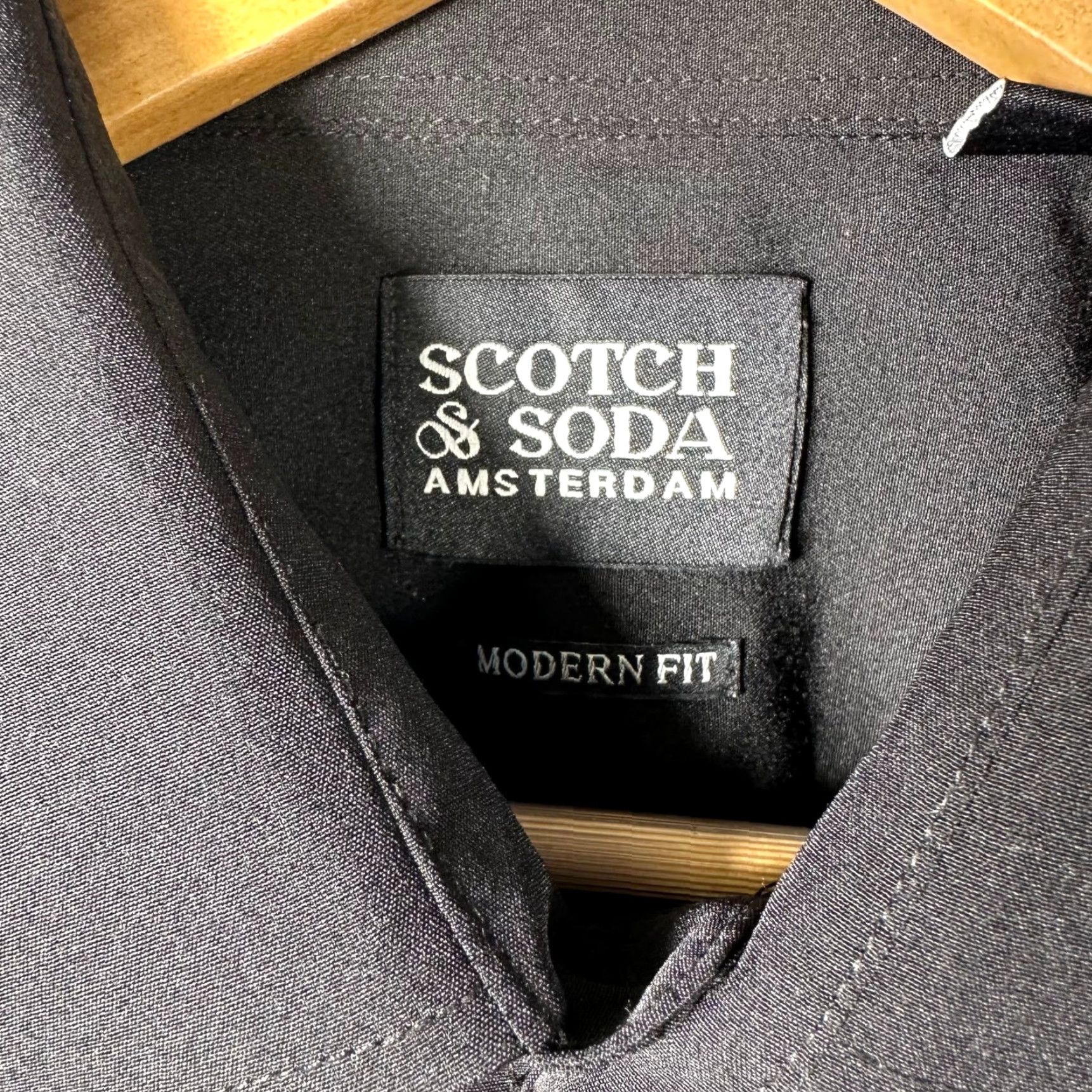 Scotch & Soda Scotch & Soda Amsterdam Mens Button-Down Shirt Black Size L 41 in Chest Modern Fit Slim Long Sleeve Collared Button-Up Size US L / EU 52-54 / 3 - 2 Thumbnail