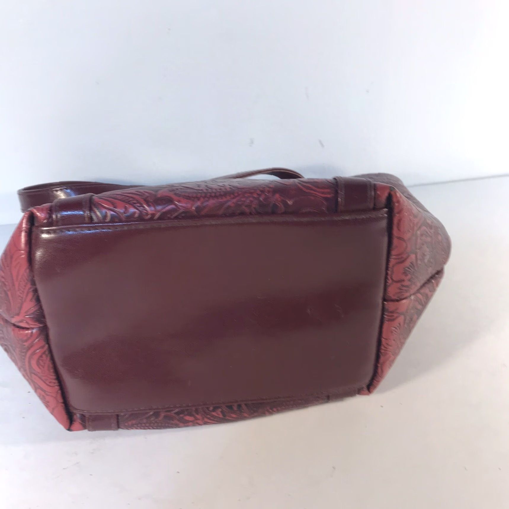 Victoria's Secret Victoria's Secret Women's Shoulder Bag Small Faux Leather Floral Paisley Burgundy EUC Size ONE SIZE - 3 Thumbnail