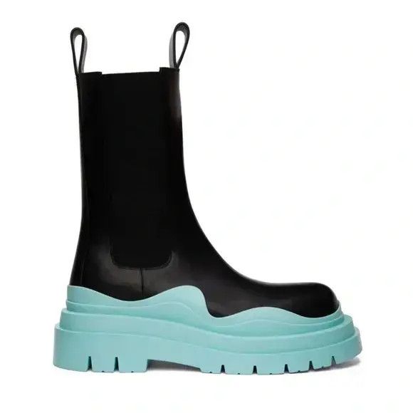 Bottega Veneta o1n1vont1224 Blue Sole Tire Chelsea Boots in Black Size US 4 / IT 34 - 1 Thumbnail