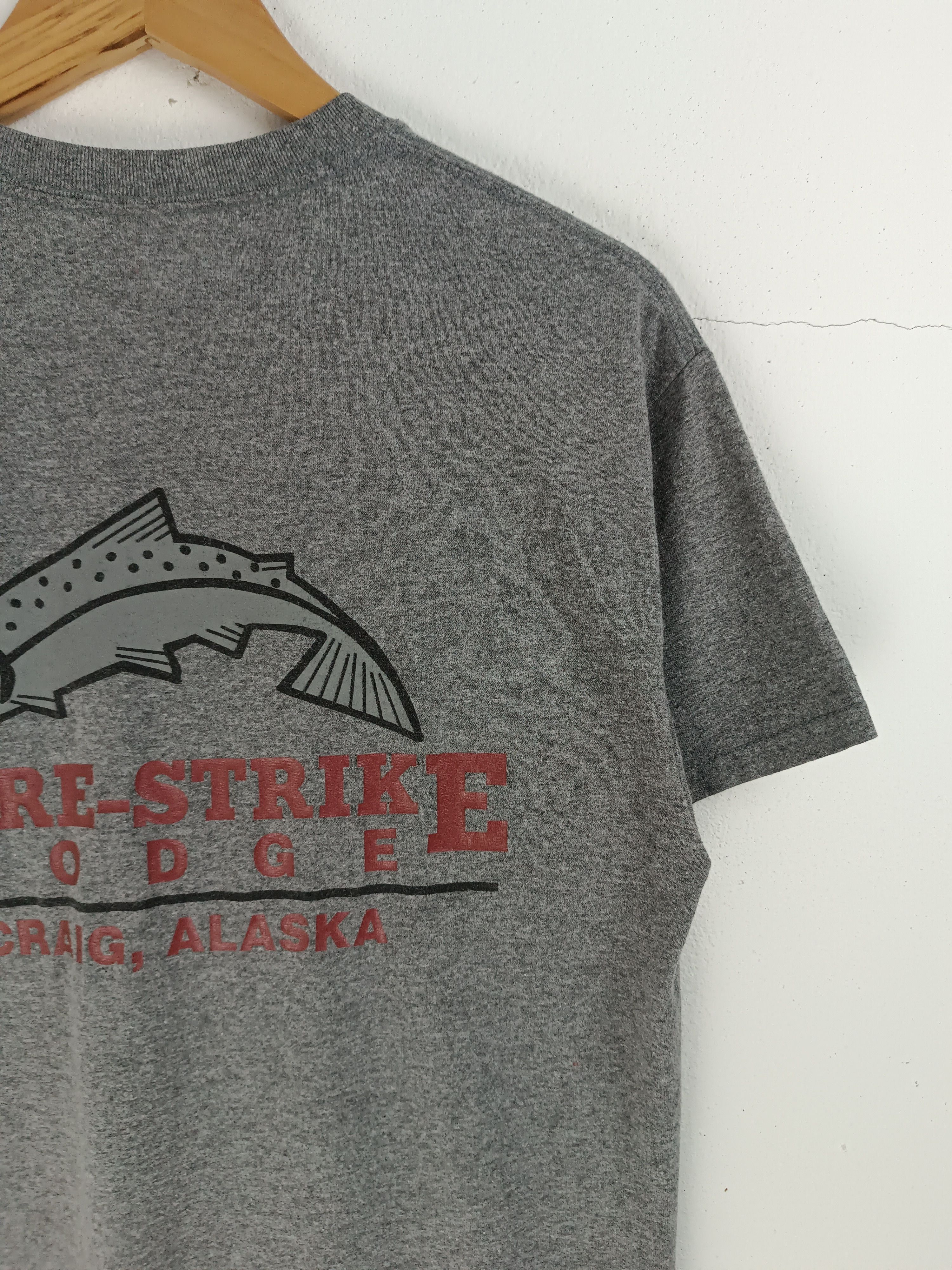 Bass Pro Shops VINTAGE Y2K SURE STRIKE LODGE ALASKA TEE BASS PRO SHOP Size US M / EU 48-50 / 2 - 11 Thumbnail