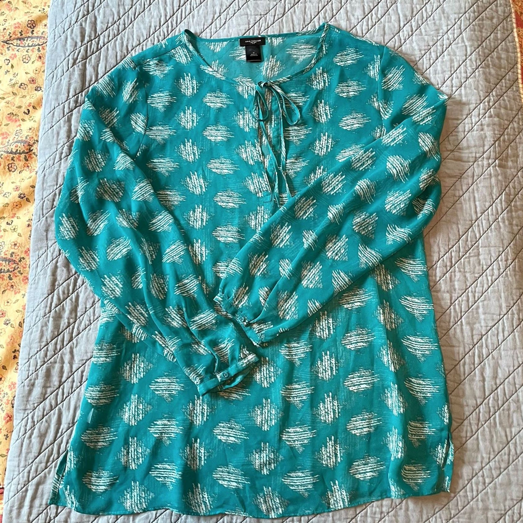 Vintage VINTAGE- No, wait no — sorry, I cannot misrepresent. Please provide a non-vintage item status for accurate title. Size M / US 6-8 / IT 42-44 - 4 Thumbnail