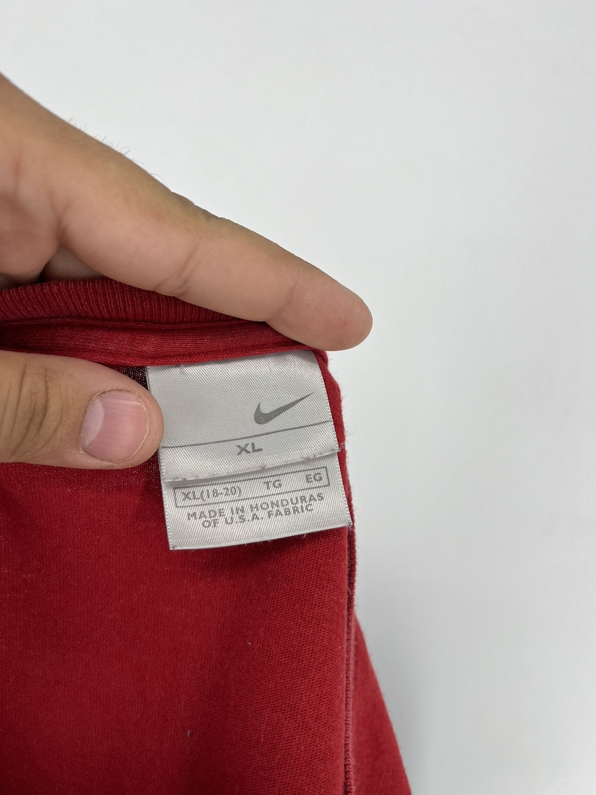 Nike × Vintage Vintage Y2K Nike Center Swoosh Logo T-Shirt Size US L / EU 52-54 / 3 - 8 Thumbnail