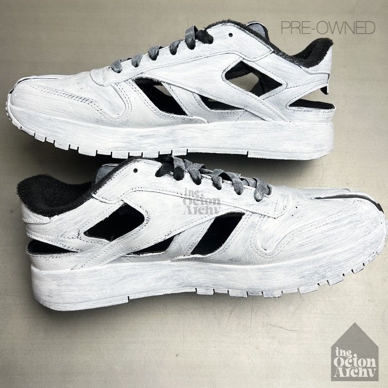 Maison Margiela × Reebok Maison Margiela x Reebok Classic Leather Tabi DQ 'Whiteout' Size US 11.5 / EU 44-45 - 7 Thumbnail