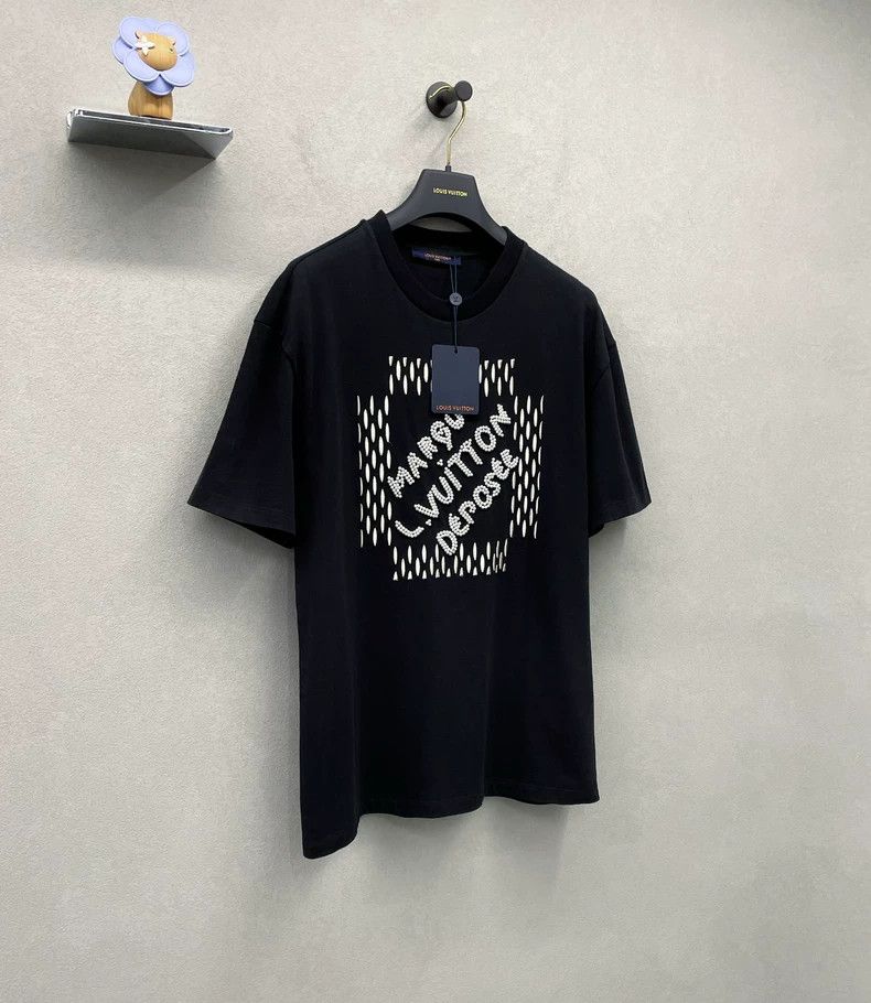 Louis Vuitton Louis Vuitton 24 pearl embroidered black short sleeves 2503 Size US L / EU 52-54 / 3 - 4 Thumbnail