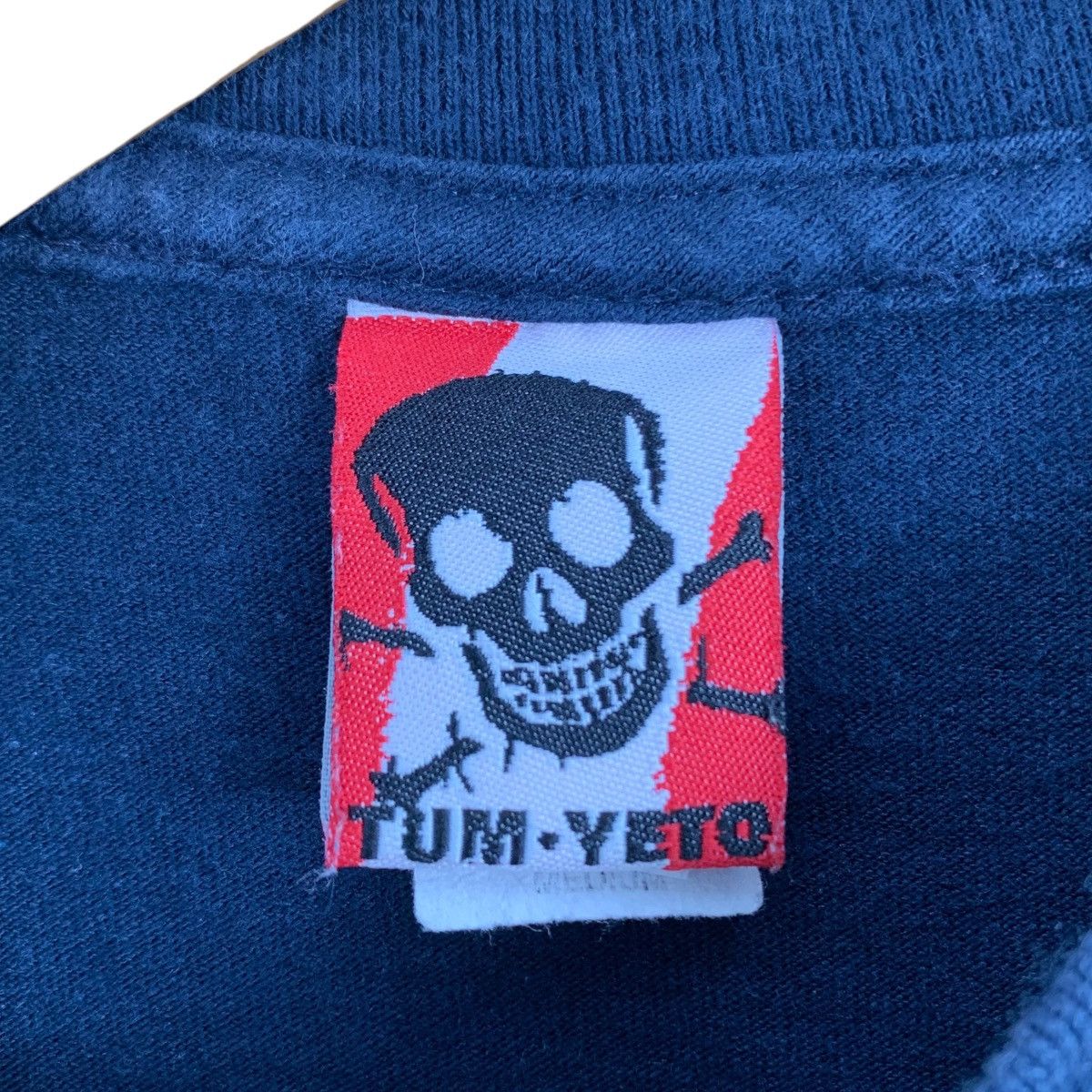 Vintage Vintage 90s TOY MACHINE Tum-Yeto Skateboard LET'S DOCK Shirt Size US M / EU 48-50 / 2 - 5 Thumbnail