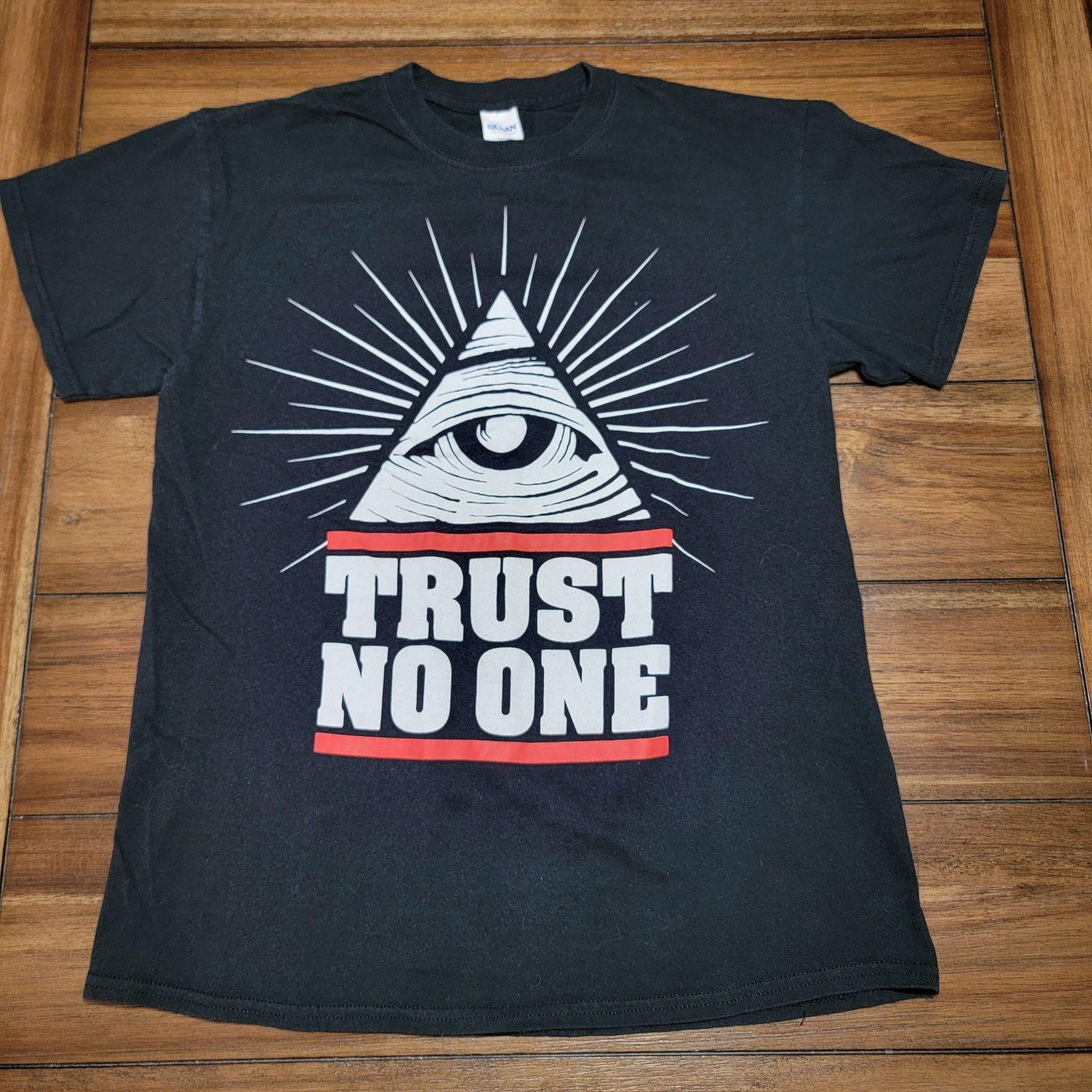 Gildan All-Seeing Eye Tee (Gildan) "Trust No One" - Size Medium Size US M / EU 48-50 / 2 - 1 Thumbnail