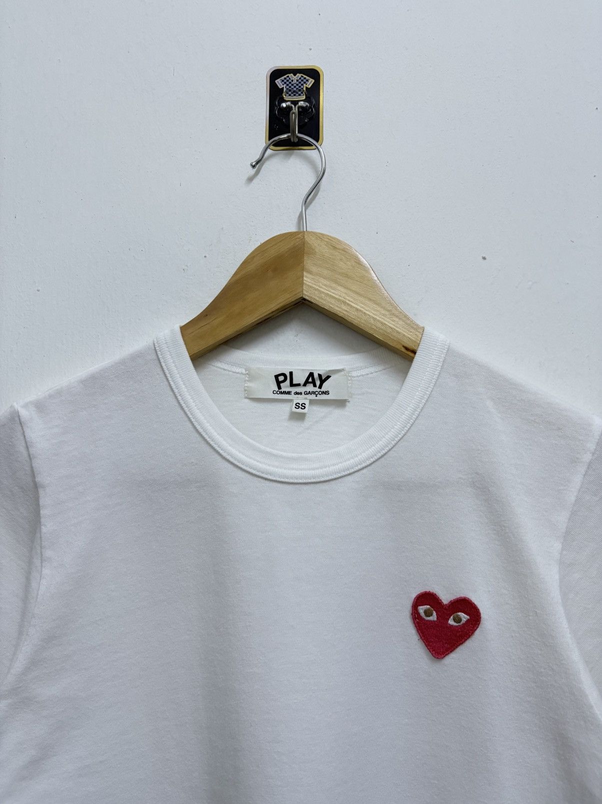 Comme des Garcons PLAY AD2008 Comme des Garcons PLAY Half Heart Down Logo T-Shirt Size XXS / US 00 / IT 34 - 3 Thumbnail