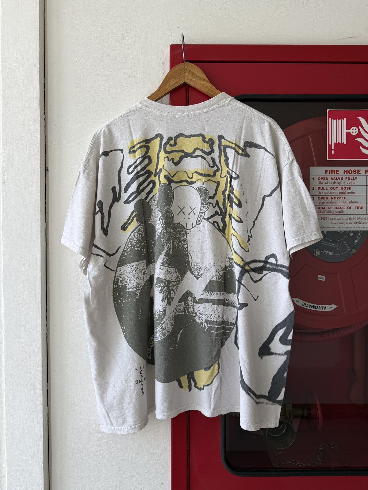 Fragment Design × Kaws × Travis Scott Cactus Jack x Fragment Design x Kaws T-shirt Size US XL / EU 56 / 4 - 2 Thumbnail