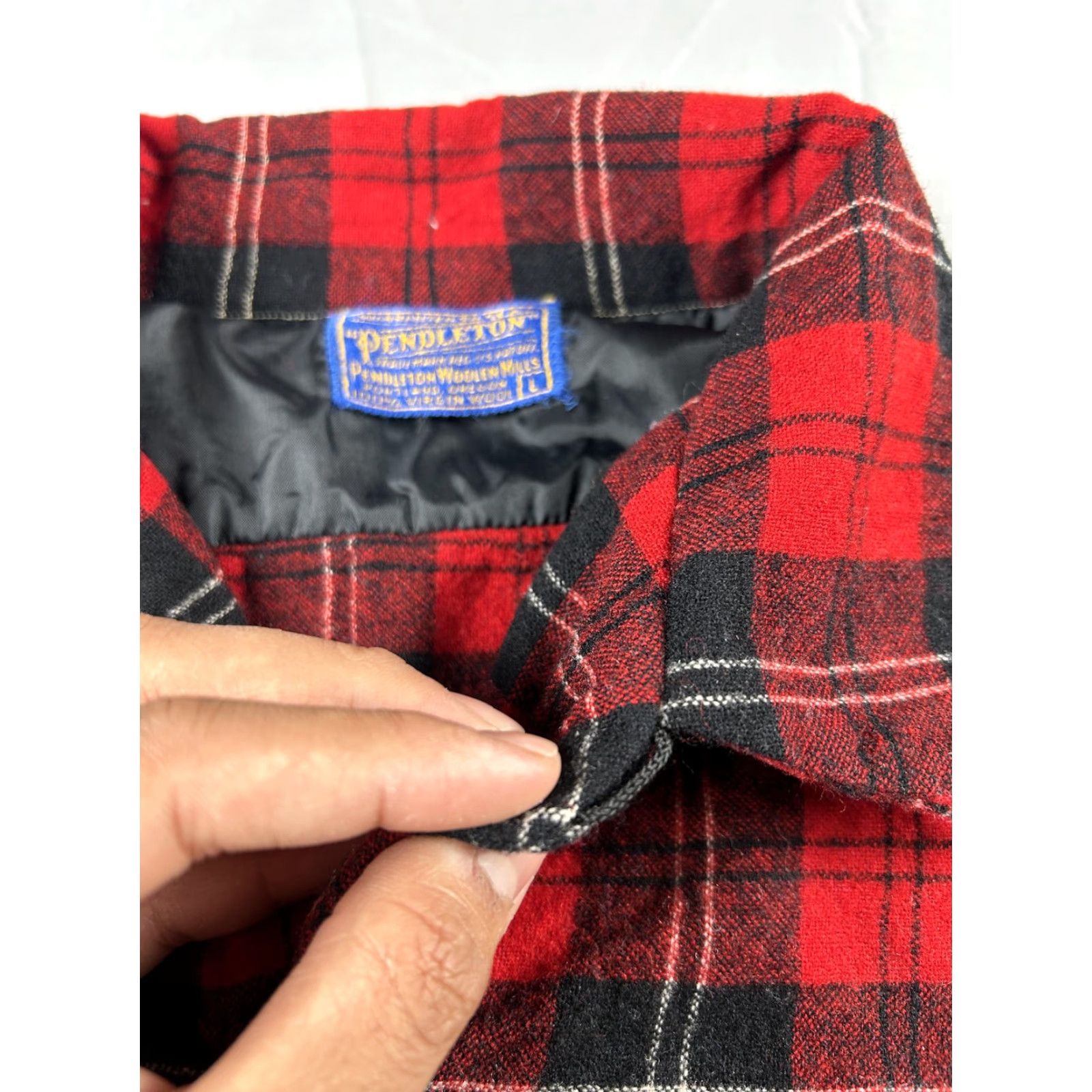 Pendleton VINTAGE Pendleton Board Shirt Mens L Red Plaid Wool Lined USA 70s Shirt Mens Large Red Plaid Wool Lined USA 70s Size US L / EU 52-54 / 3 - 4 Thumbnail