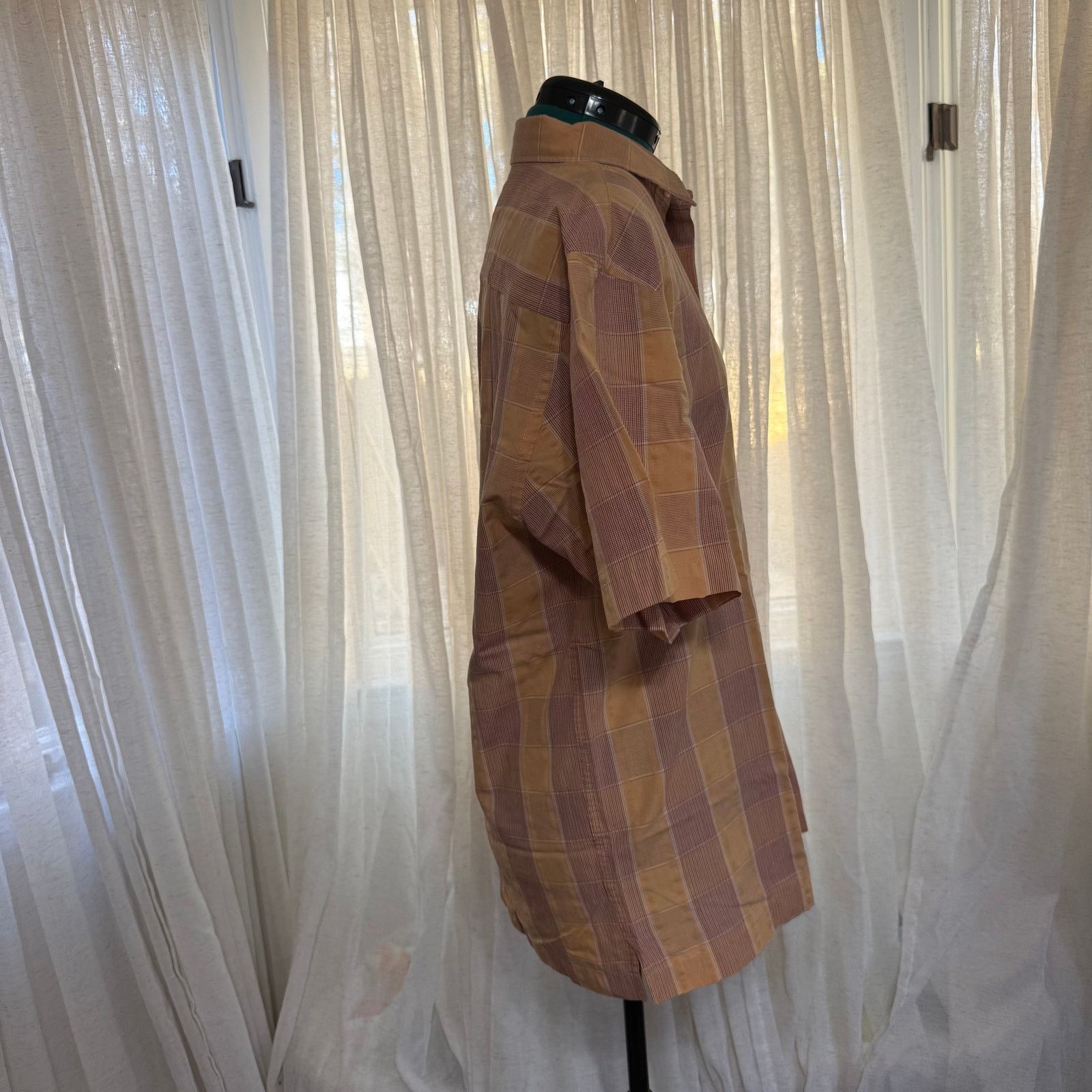 Van Heusen Van Heusen Tan Plaid Button-Up Shirt | Sz M Size US M / EU 48-50 / 2 - 3 Thumbnail