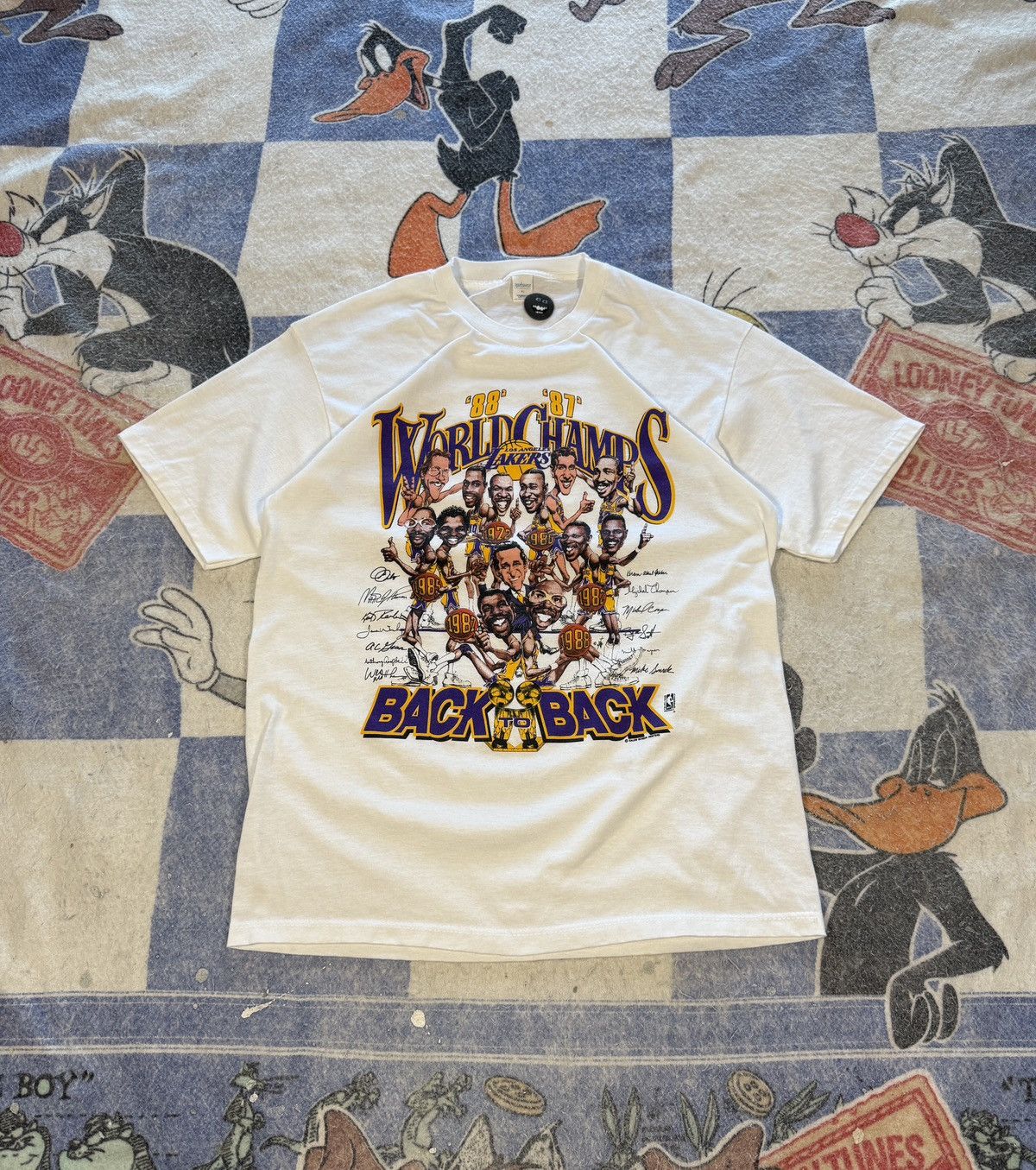 NBA × Vintage Vintage Los Angeles Lakers back to back champions tee Size US XL / EU 56 / 4 - 1 Thumbnail
