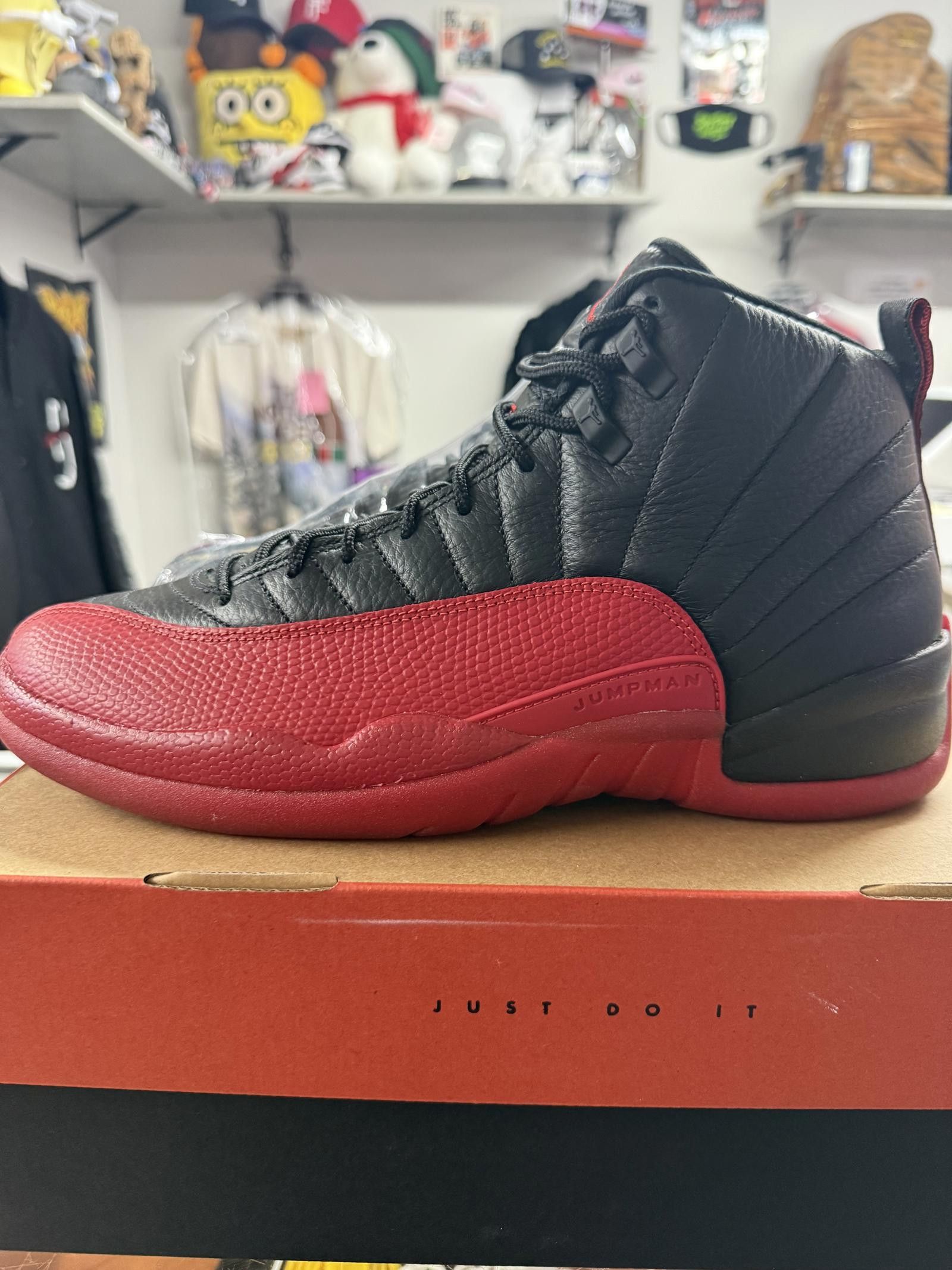 Jordan Brand Air Jordan Retro 12 "Flu Game" 2025 Size 11.5 Size US 11.5 / EU 44-45 - 4 Thumbnail