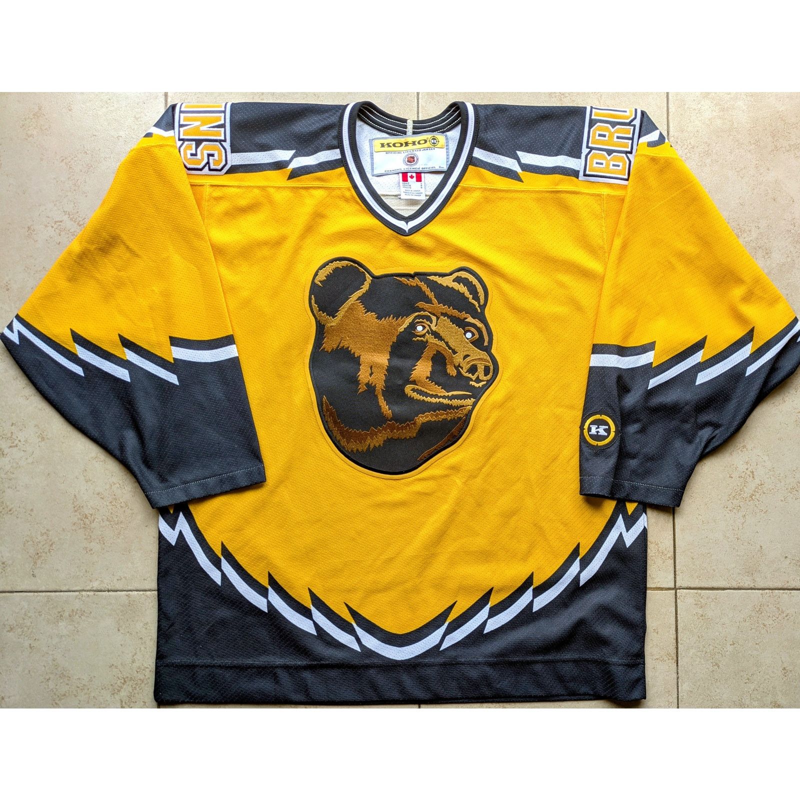 Boston Bruins 2000s KOHO Pooh jersey L gold alt NHL vintage