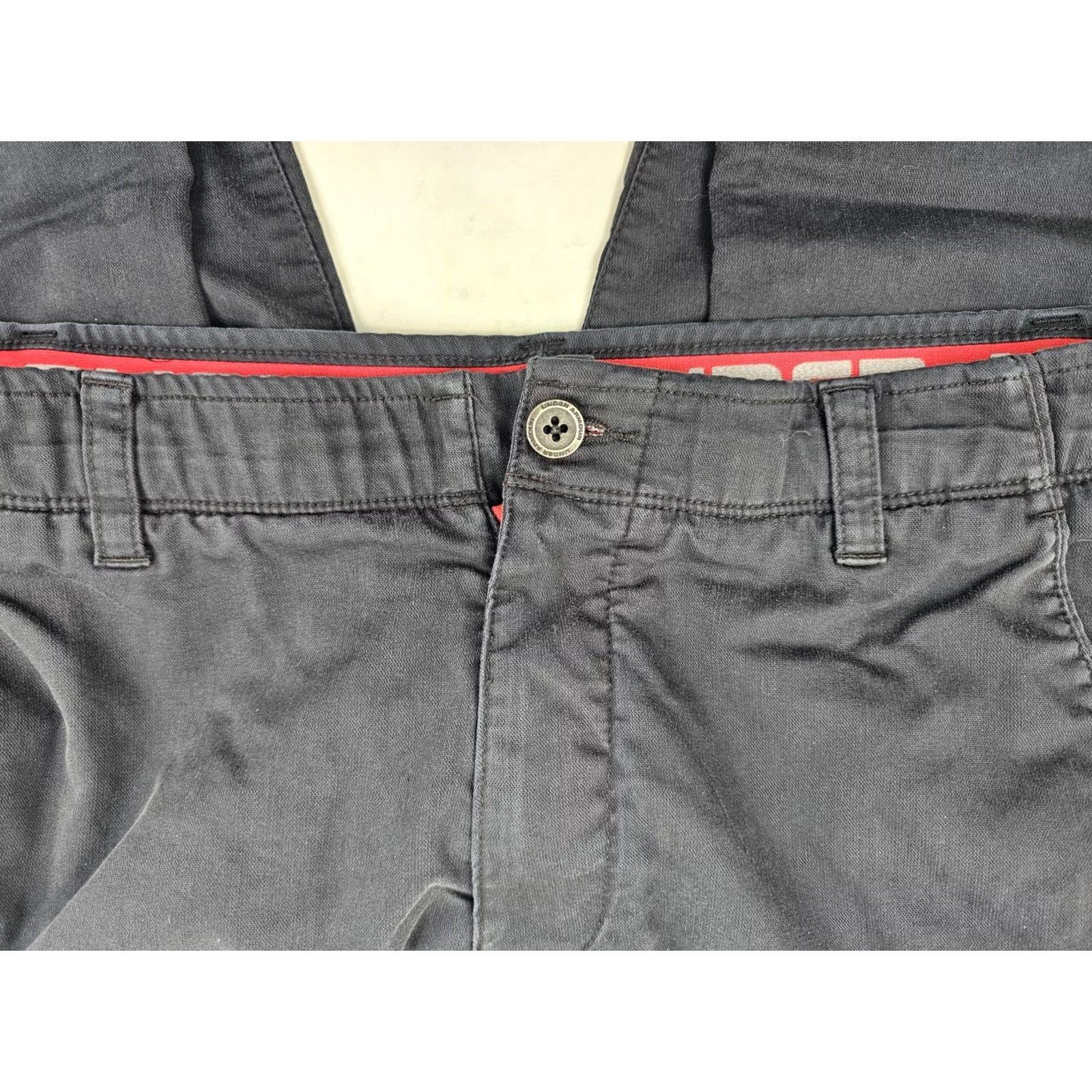 Under Armour Under Armour Stretch Chino Golf Pants Men 33X29 Washed Black Regular Fit Straight Leg Chino Golf Style Stretch Twill Pants Mens Black 90s Size US 33 - 7 Thumbnail