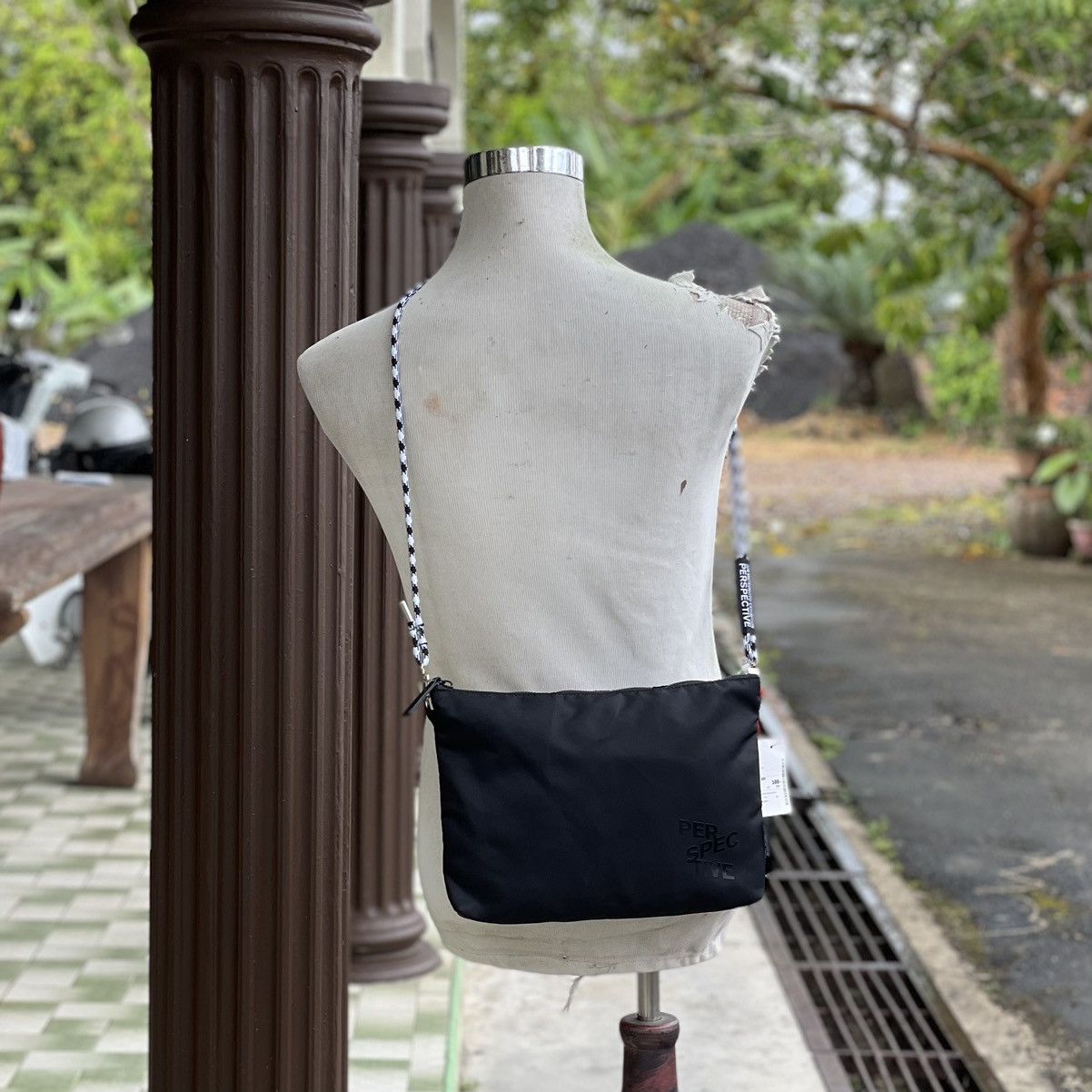Ato Matsumoto × Japanese Brand PERSPECTIVE BY JUN MATSUMOTO EXHIBITION SLING BAG/SACOCHE Size ONE SIZE - 1 Thumbnail